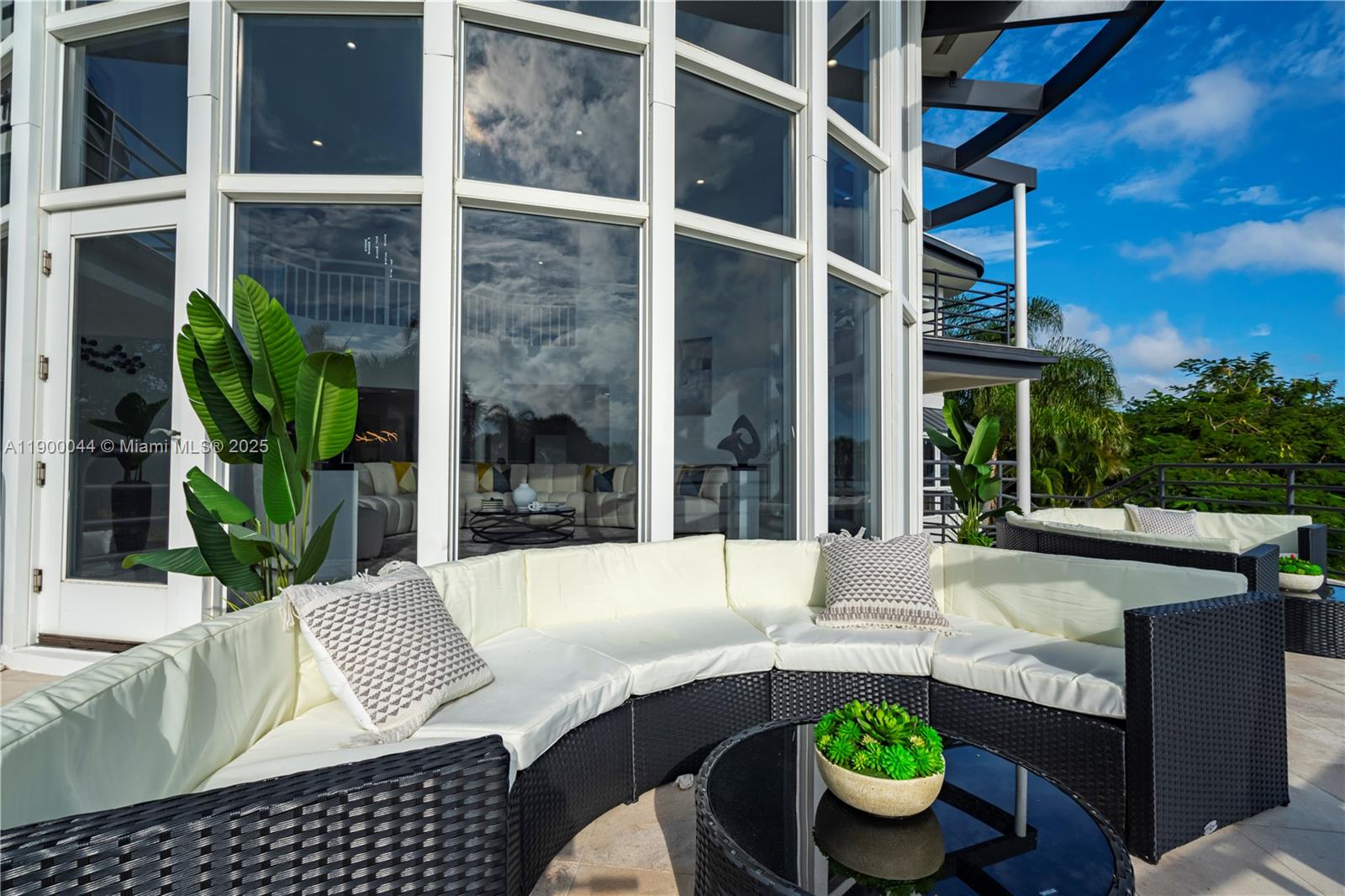 2827 S Indian Riv Dr Fort Pierce, FL 34982