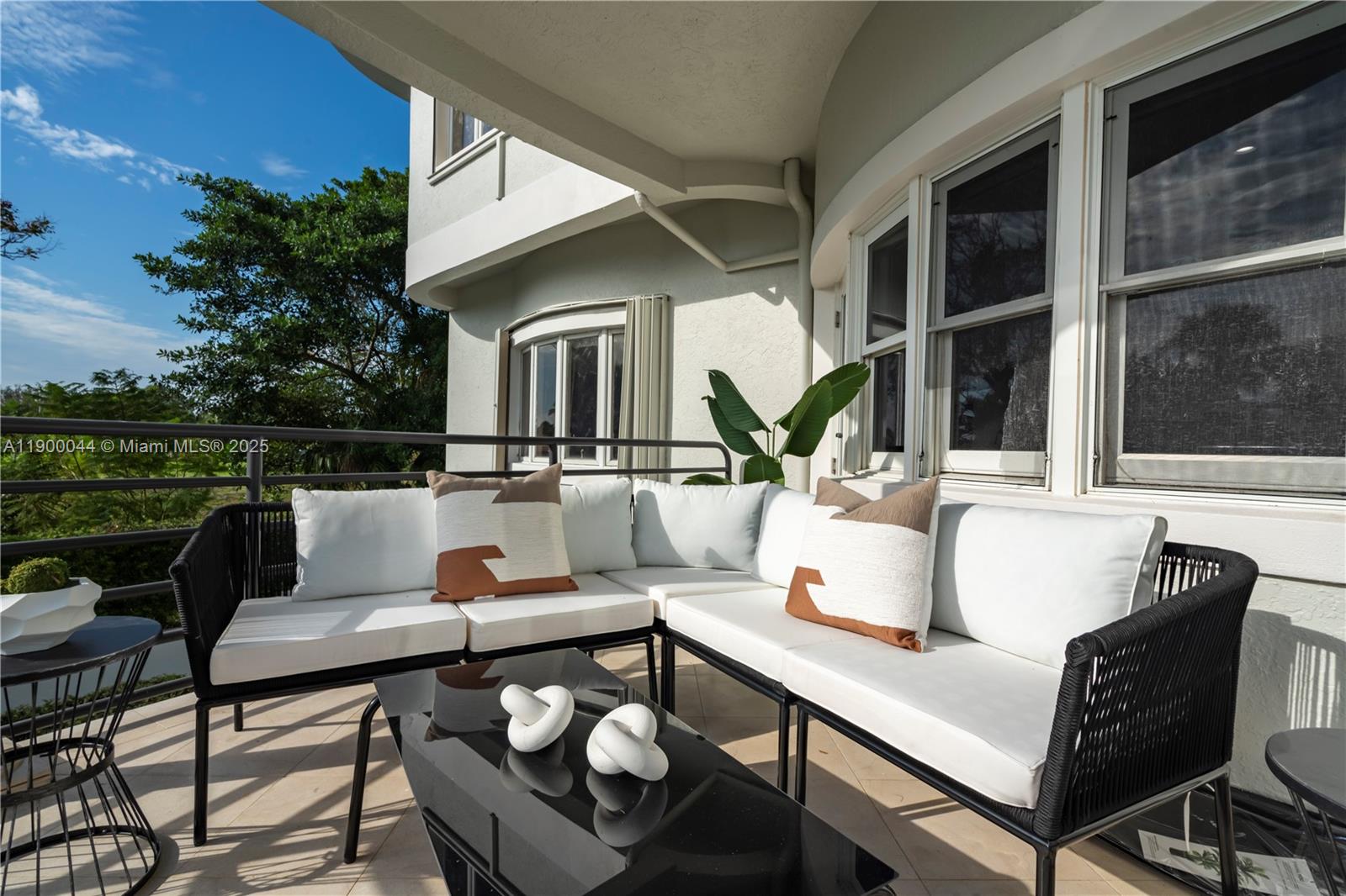 2827 S Indian Riv Dr Fort Pierce, FL 34982