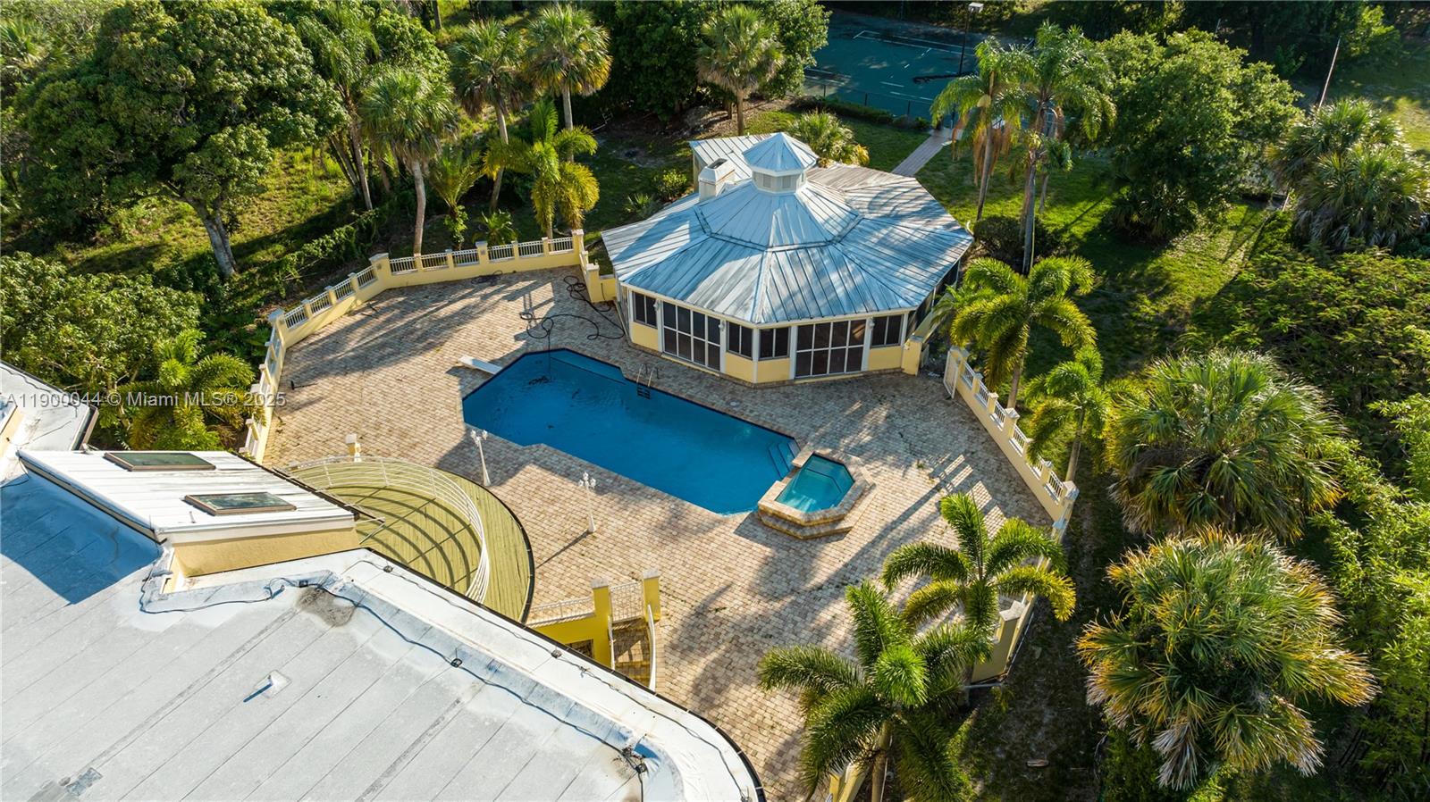 2827 S Indian Riv Dr Fort Pierce, FL 34982