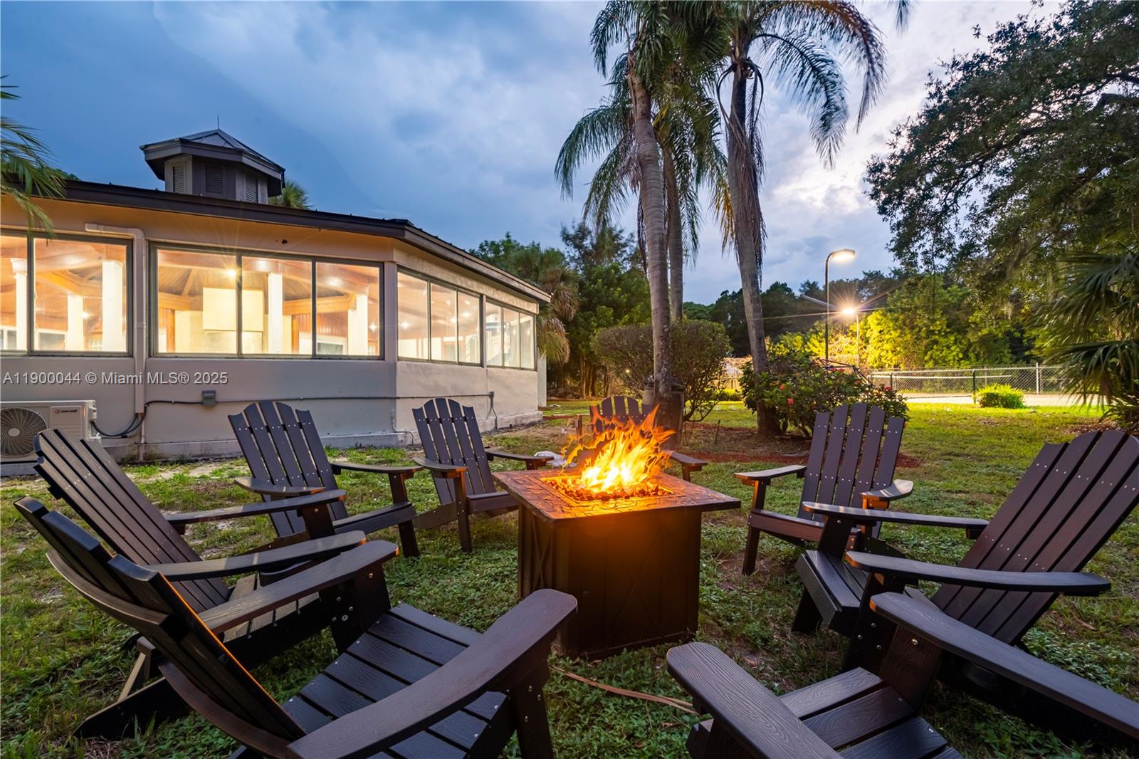 2827 S Indian Riv Dr Fort Pierce, FL 34982