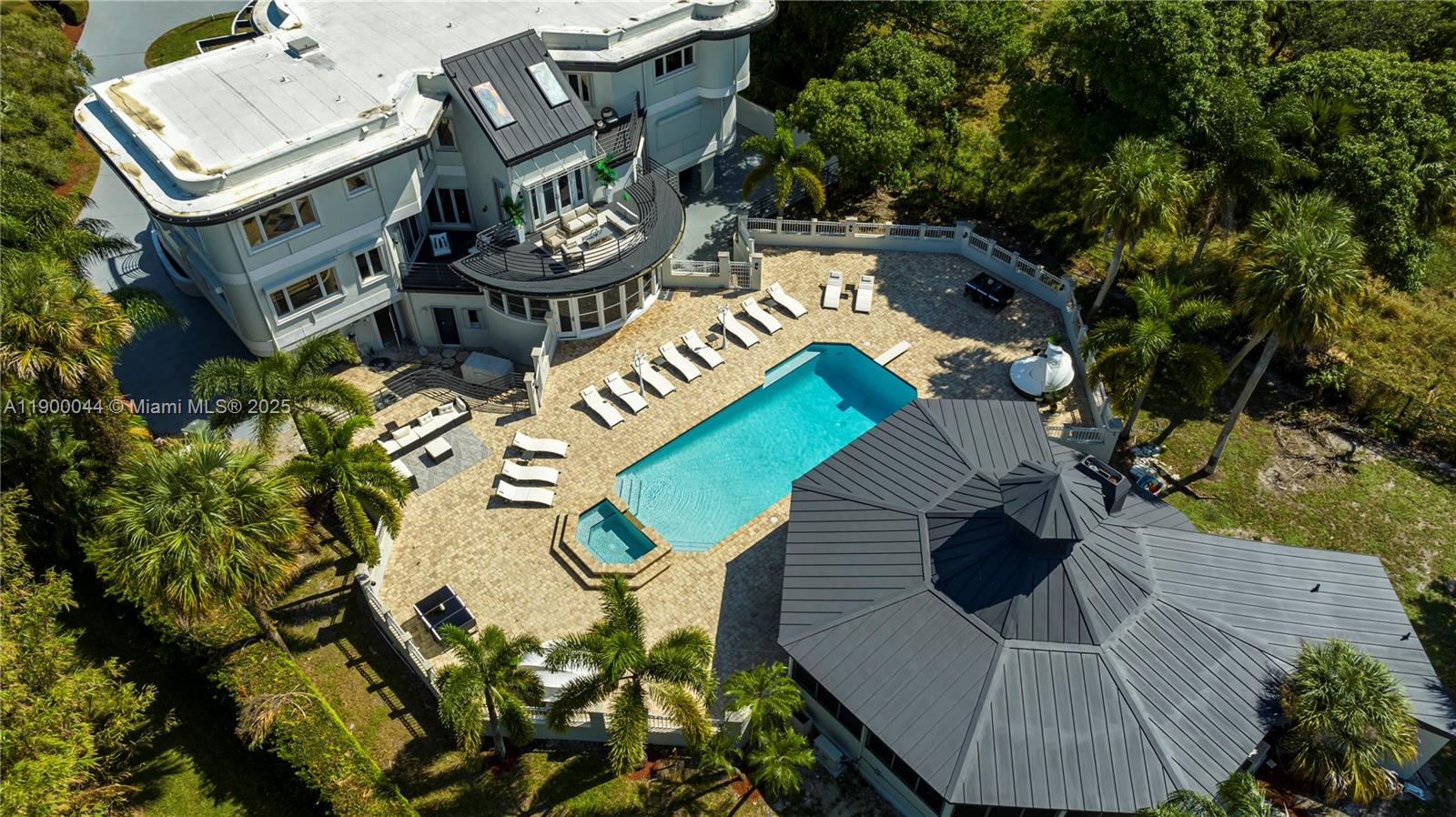 2827 S Indian Riv Dr Fort Pierce, FL 34982