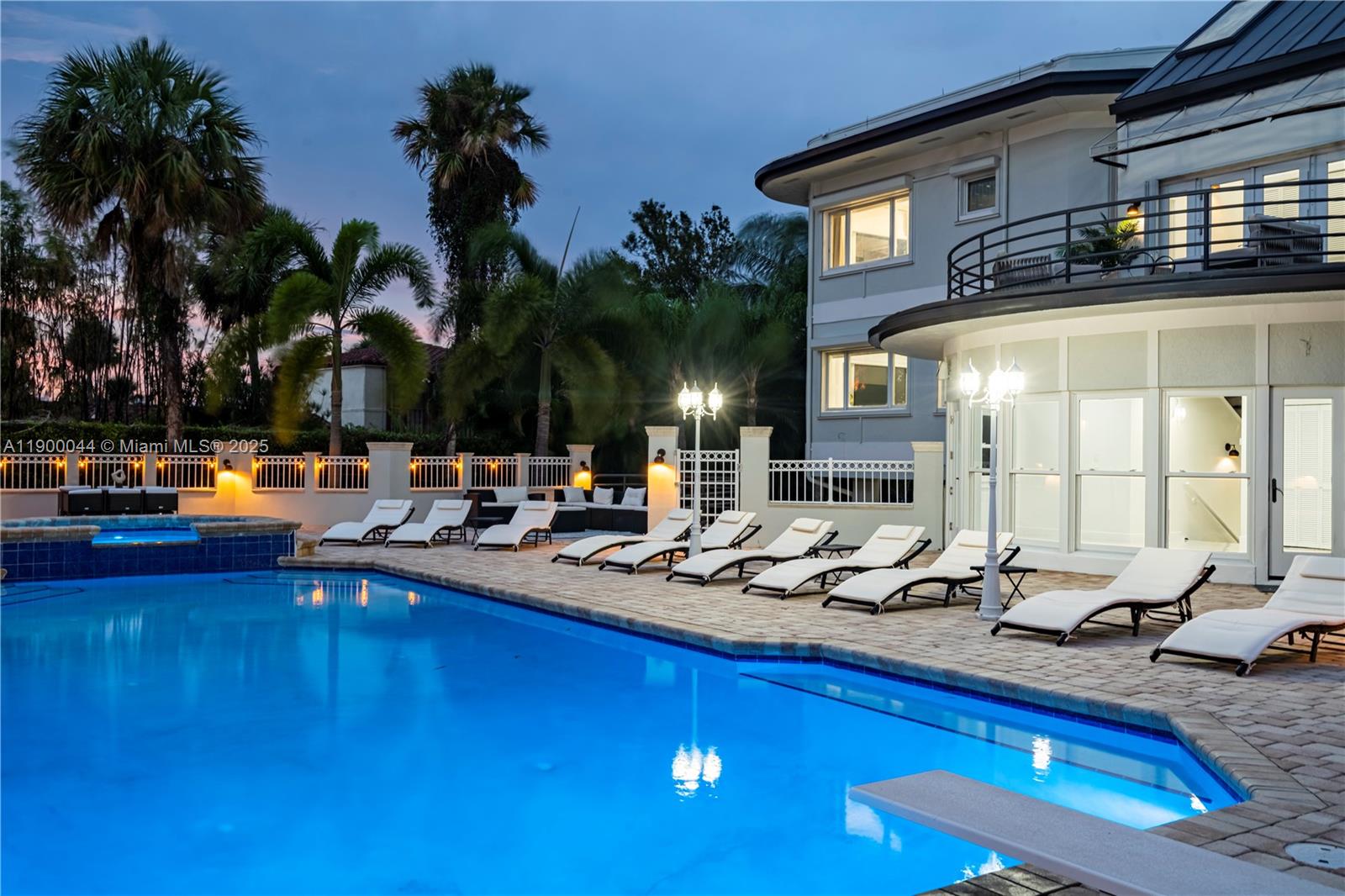 2827 S Indian Riv Dr Fort Pierce, FL 34982