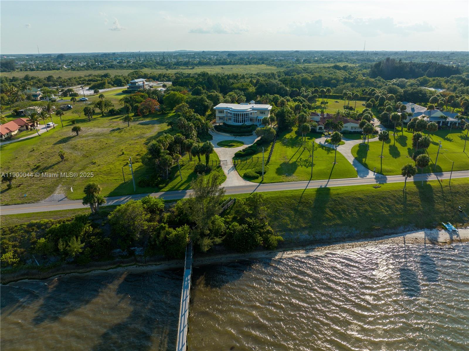 2827 S Indian Riv Dr Fort Pierce, FL 34982