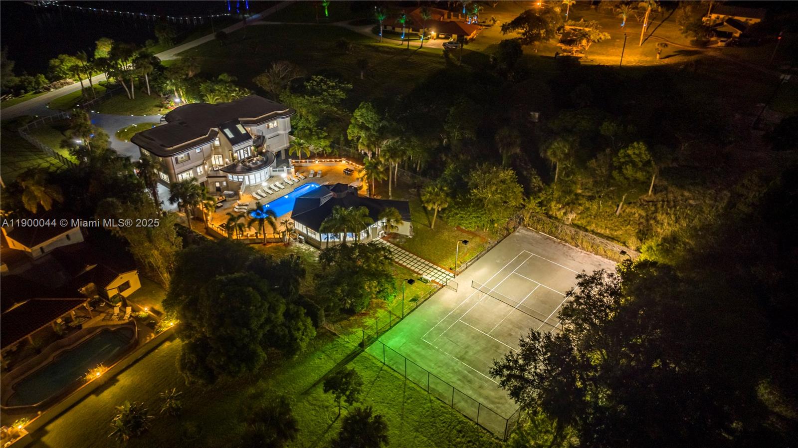 2827 S Indian Riv Dr Fort Pierce, FL 34982