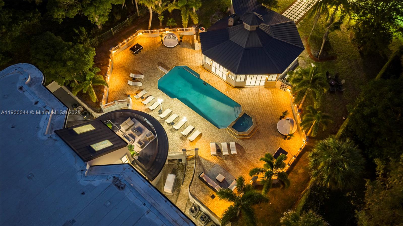 2827 S Indian Riv Dr Fort Pierce, FL 34982