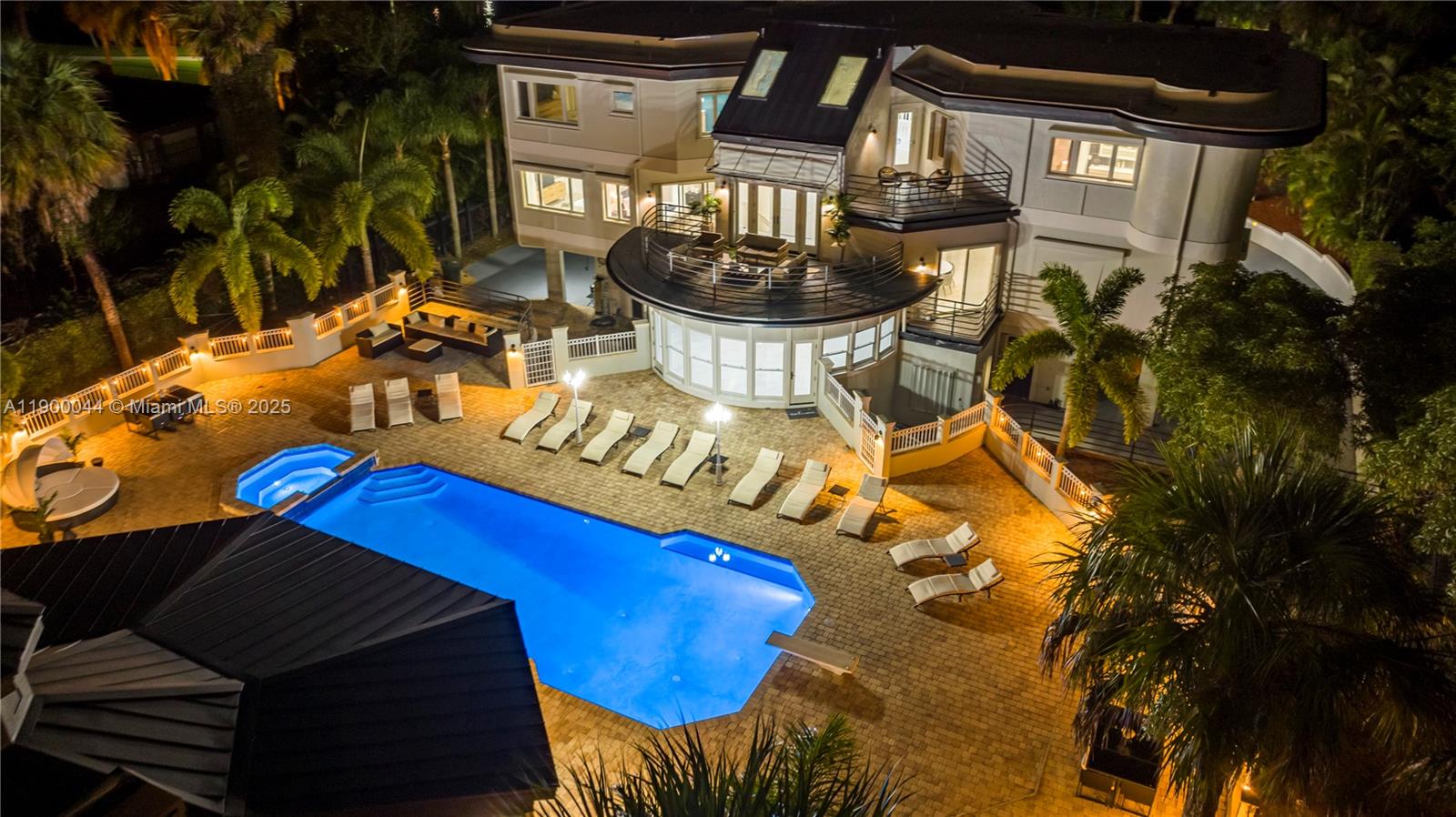 2827 S Indian Riv Dr Fort Pierce, FL 34982