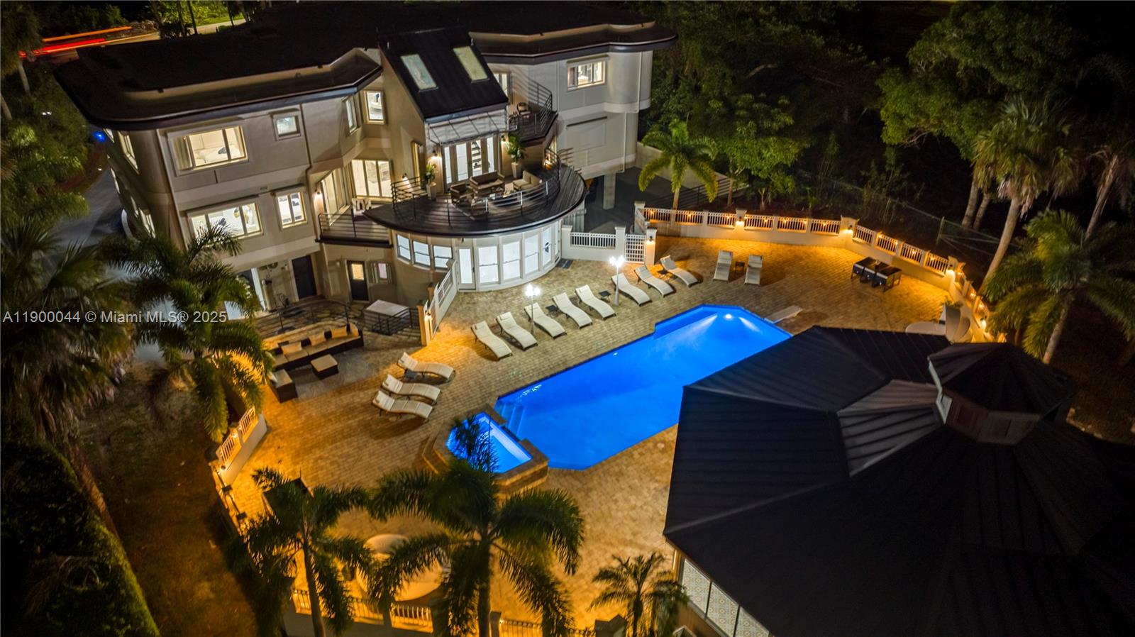 2827 S Indian Riv Dr Fort Pierce, FL 34982