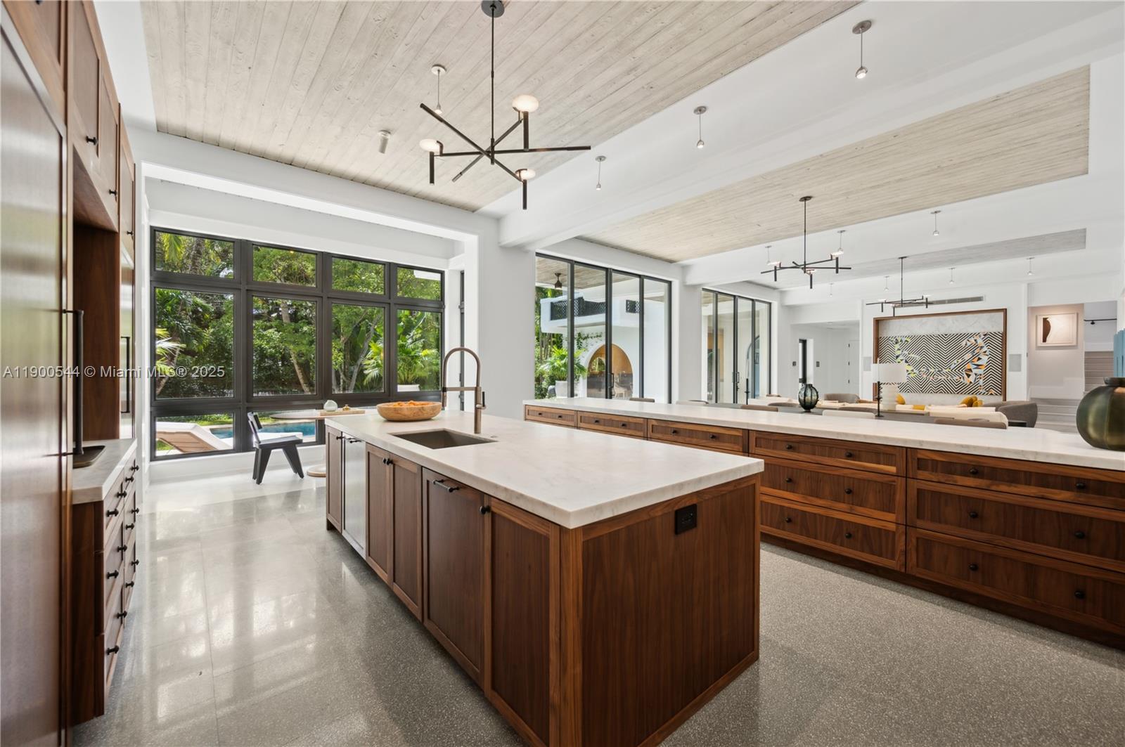 3701 Park Ave Miami, FL 33133