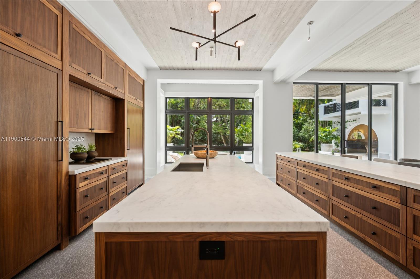 3701 Park Ave Miami, FL 33133