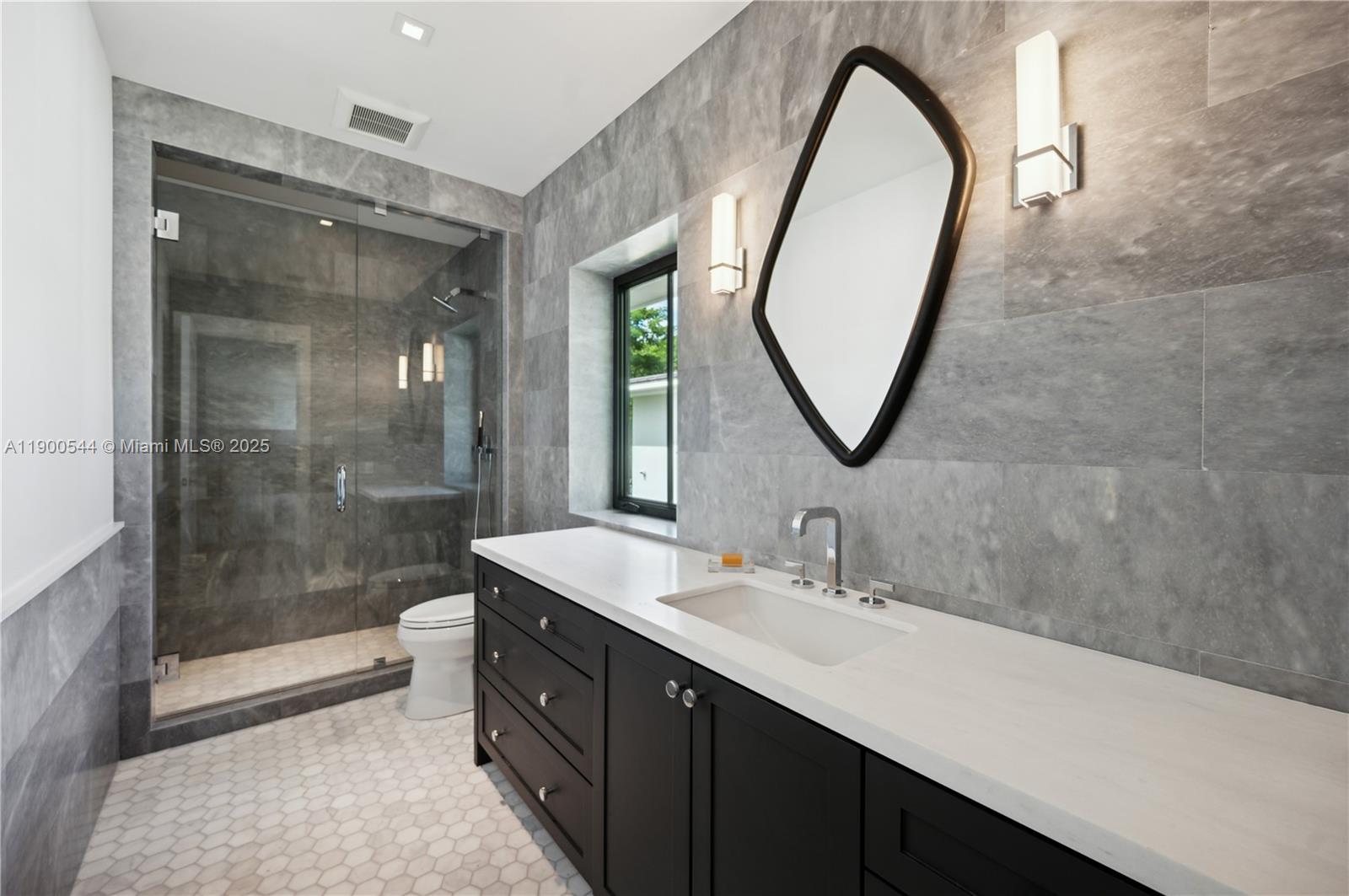 3701 Park Ave Miami, FL 33133