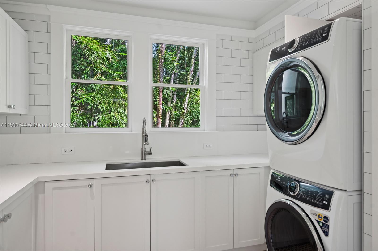 3701 Park Ave Miami, FL 33133