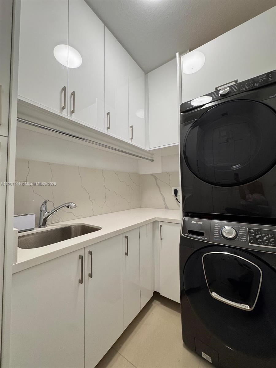 8850 NW 98th Ct Doral, FL 33178