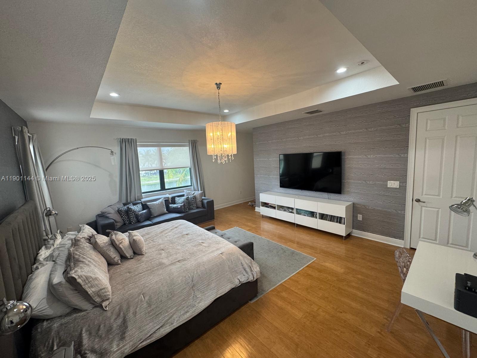 8850 NW 98th Ct Doral, FL 33178