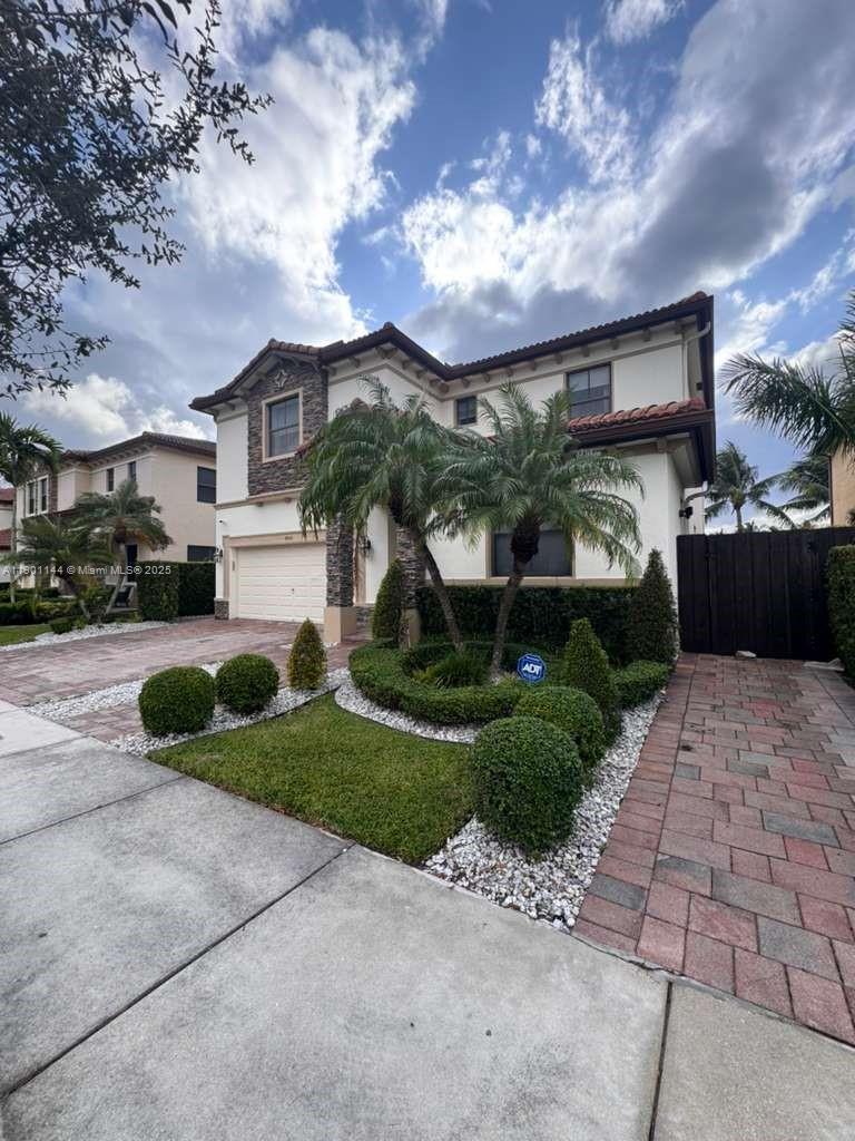 8850 NW 98th Ct Doral, FL 33178