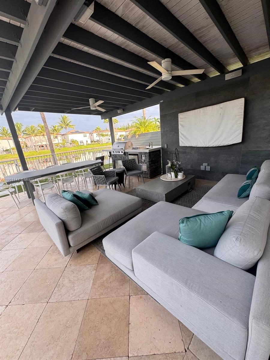 8850 NW 98th Ct Doral, FL 33178