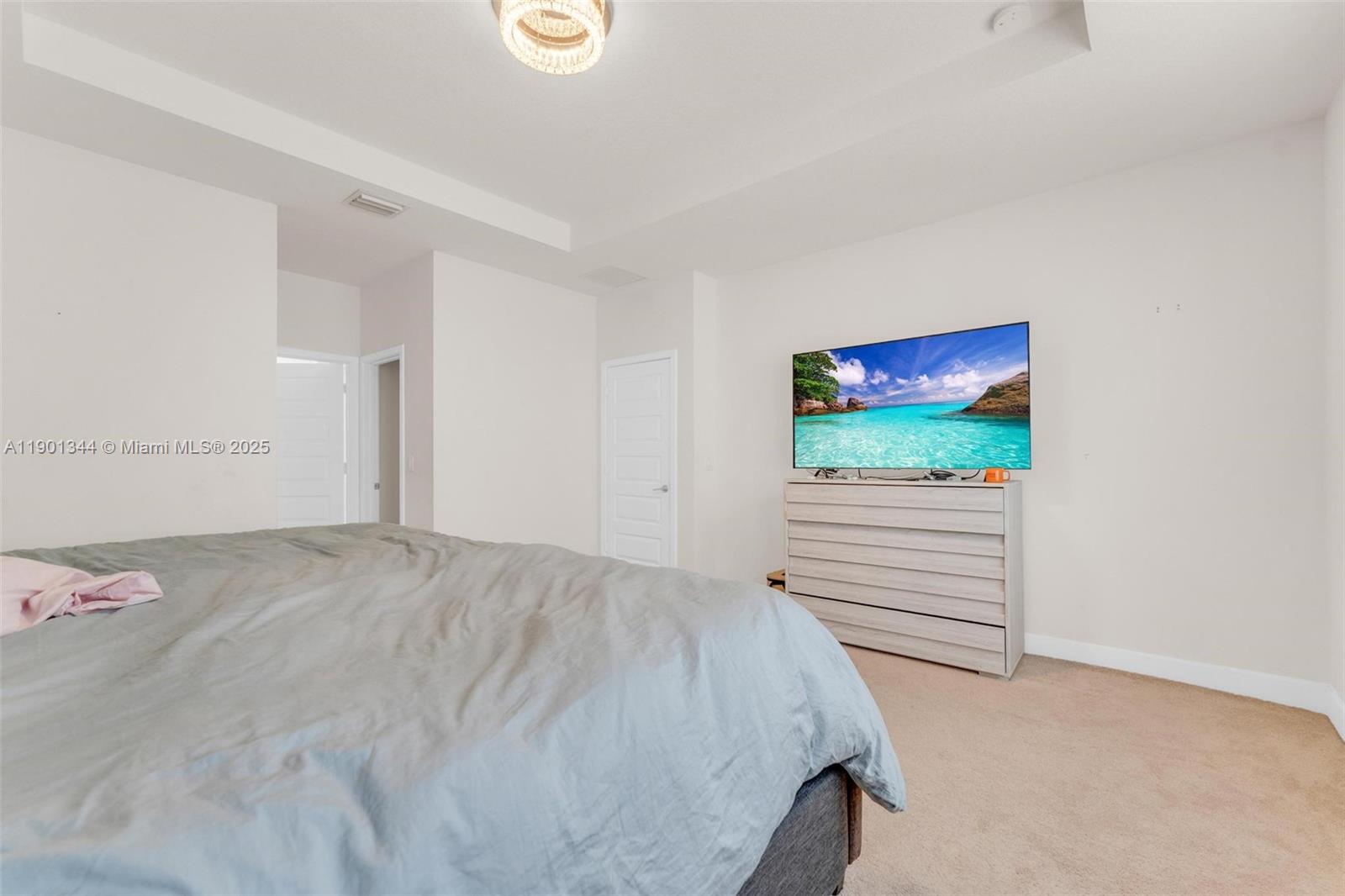 8822 NW 161st Ter Miami Lakes, FL 33018