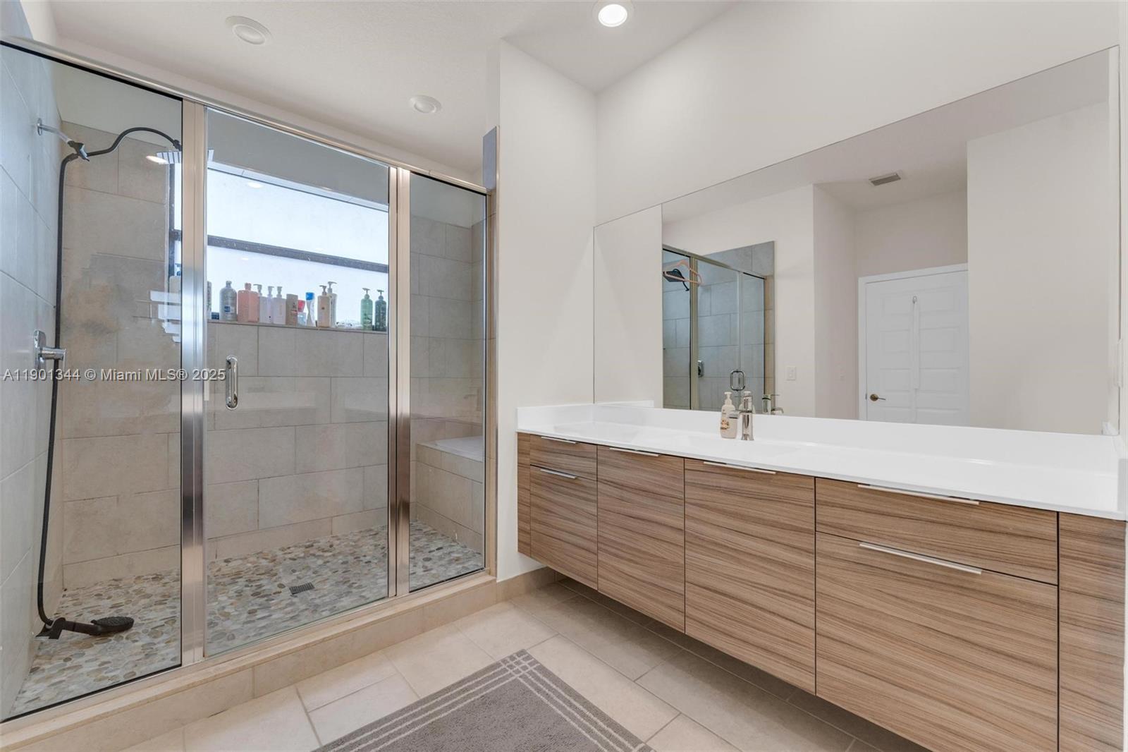 8822 NW 161st Ter Miami Lakes, FL 33018