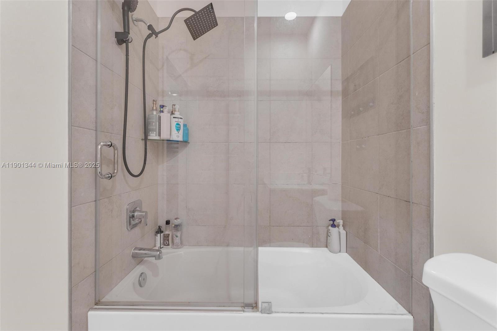 8822 NW 161st Ter Miami Lakes, FL 33018