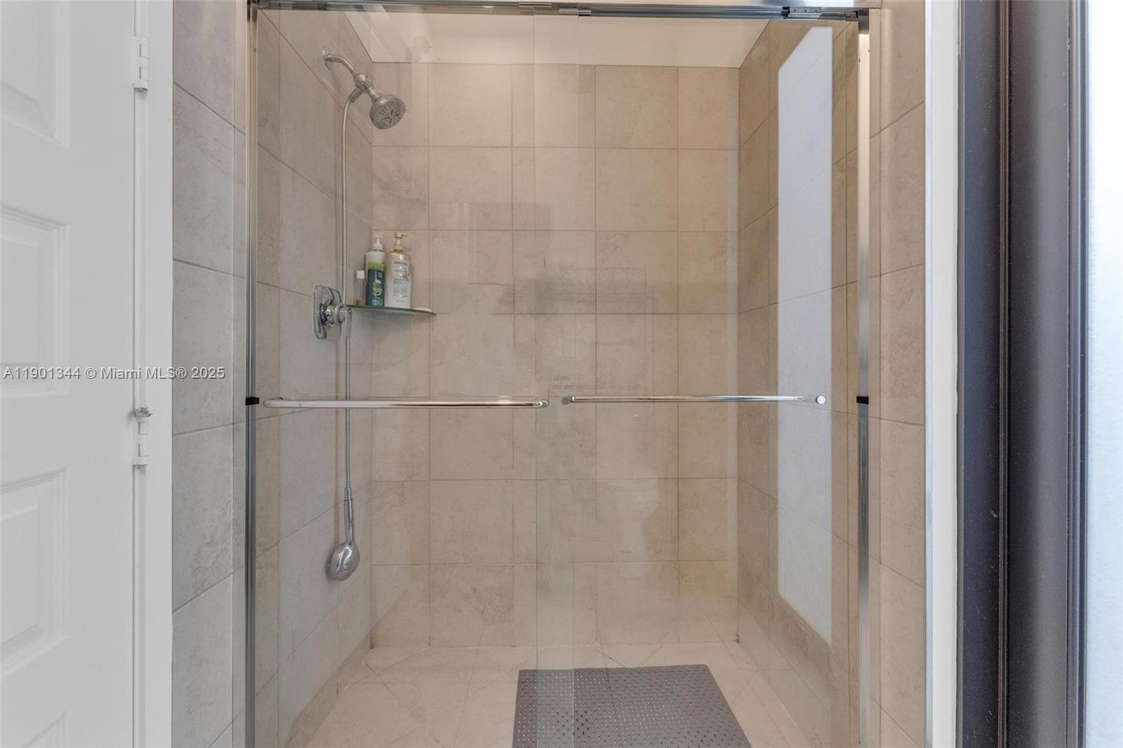 8822 NW 161st Ter Miami Lakes, FL 33018