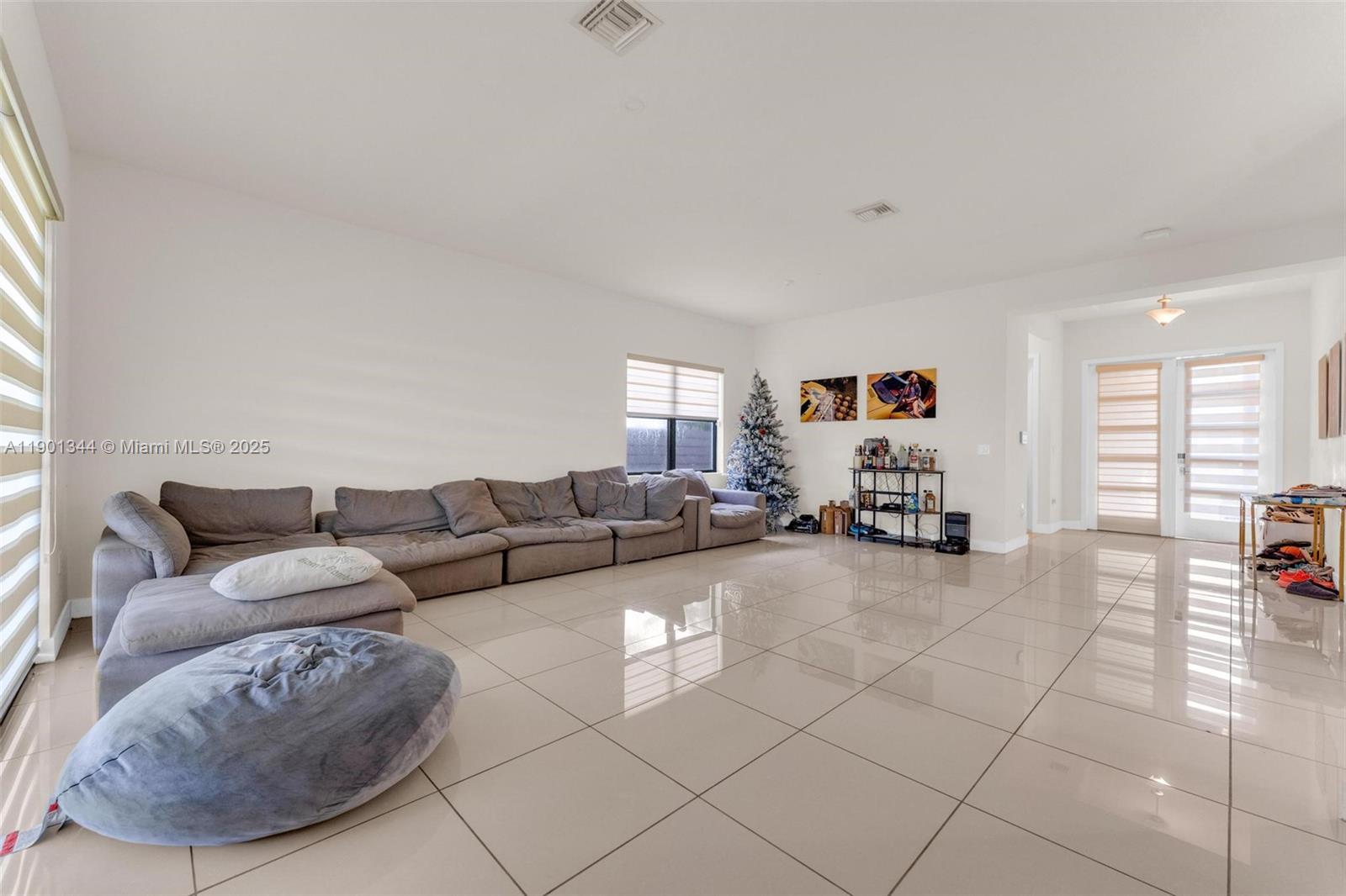 8822 NW 161st Ter Miami Lakes, FL 33018