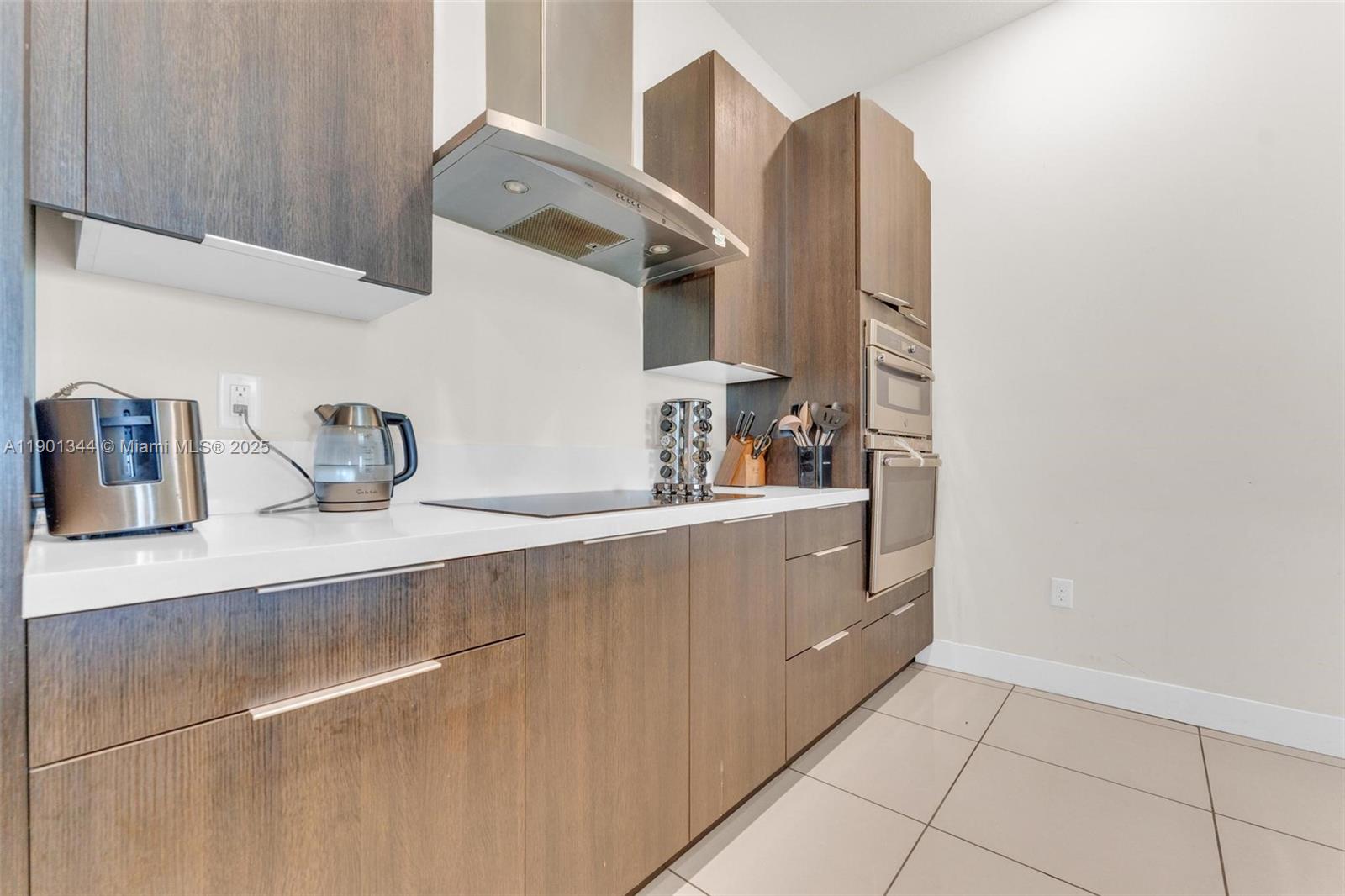 8822 NW 161st Ter Miami Lakes, FL 33018