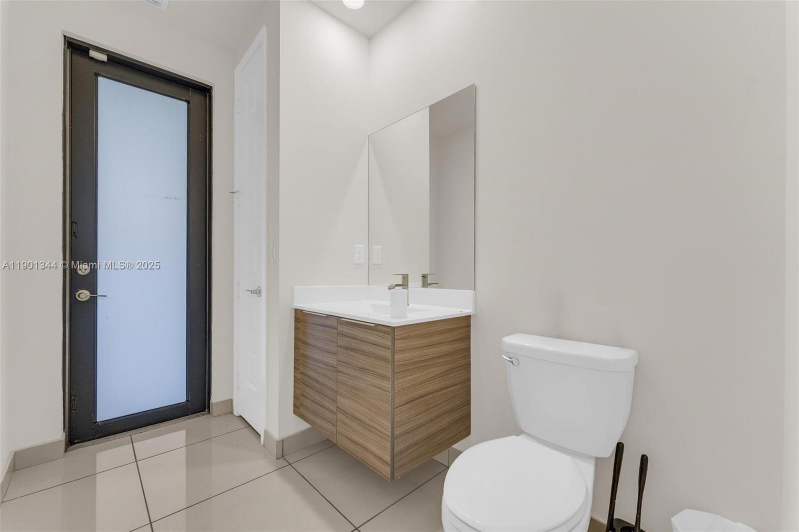 8822 NW 161st Ter Miami Lakes, FL 33018