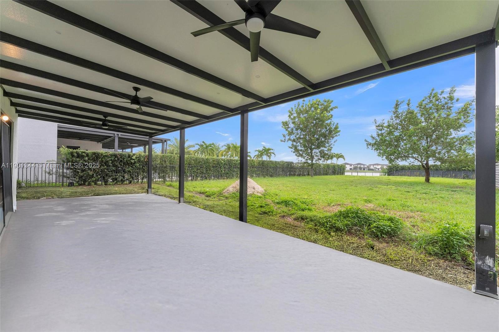 8822 NW 161st Ter Miami Lakes, FL 33018