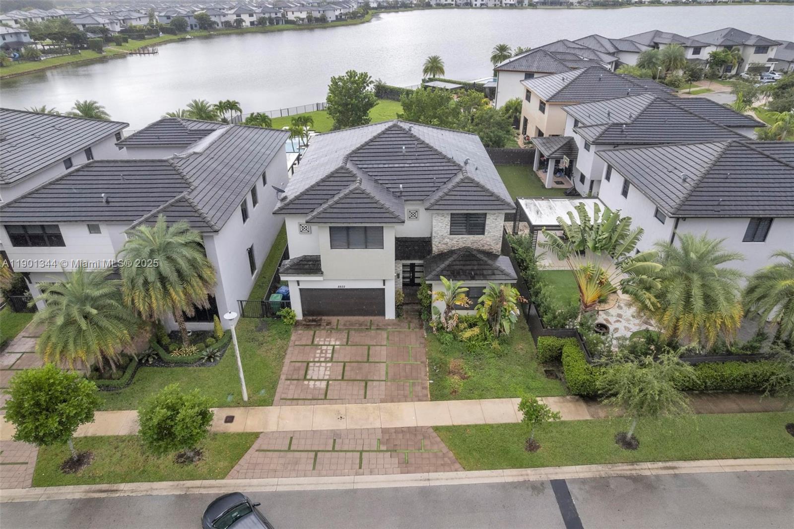 8822 NW 161st Ter Miami Lakes, FL 33018