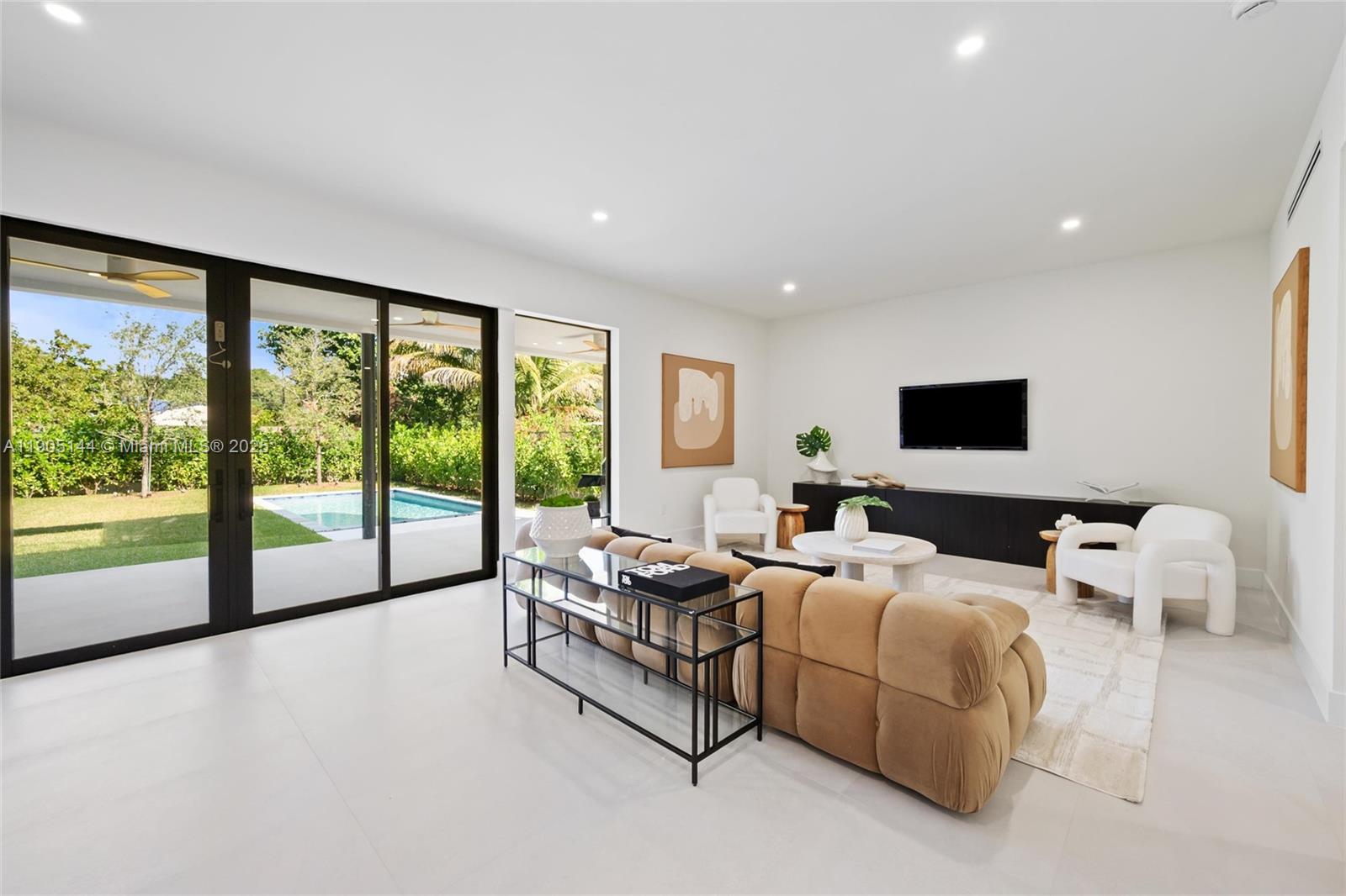 2127 SW 11th Ter Miami, FL 33135