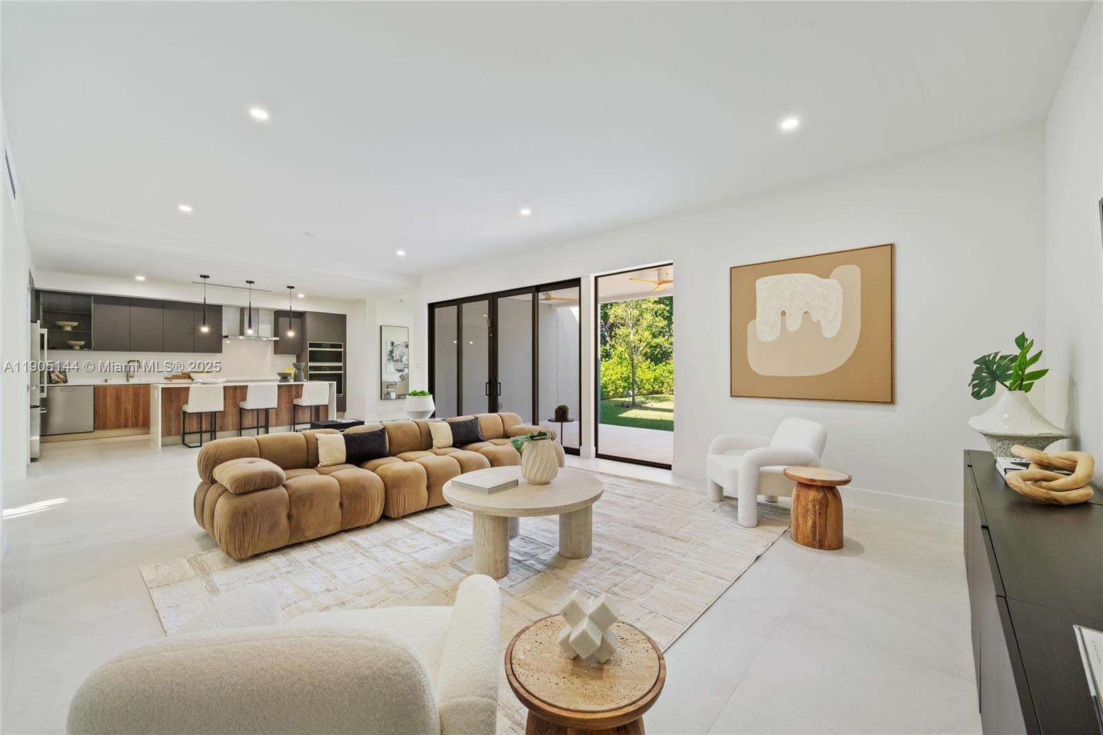 2127 SW 11th Ter Miami, FL 33135