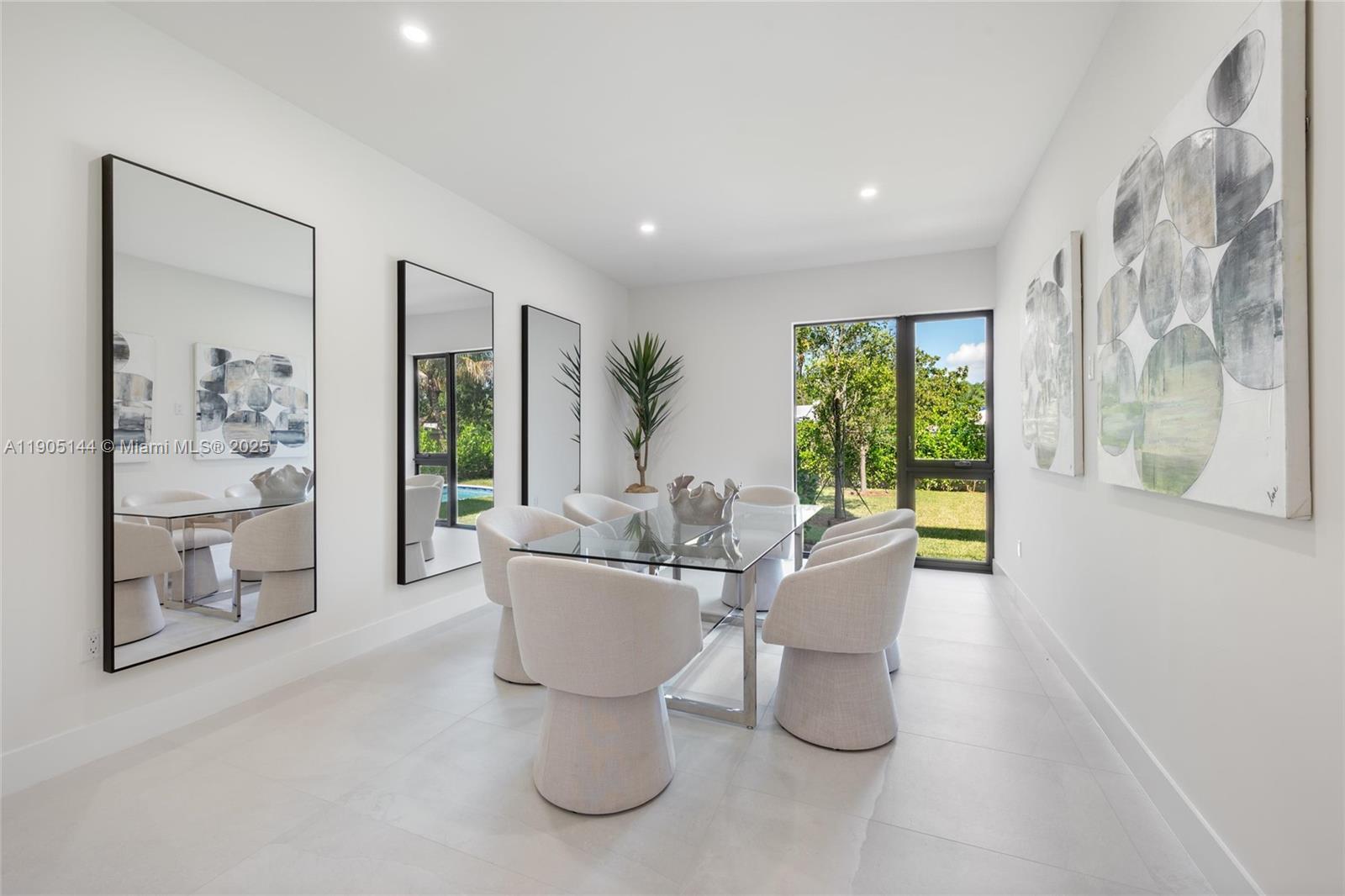 2127 SW 11th Ter Miami, FL 33135