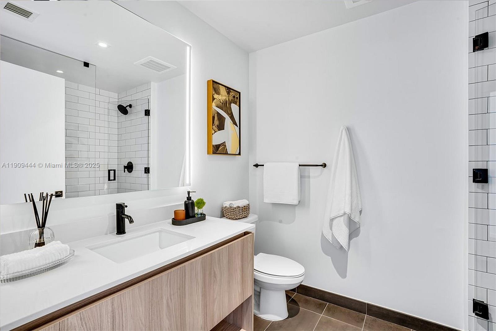 398 NE 5th St #4613 Miami, FL 33132