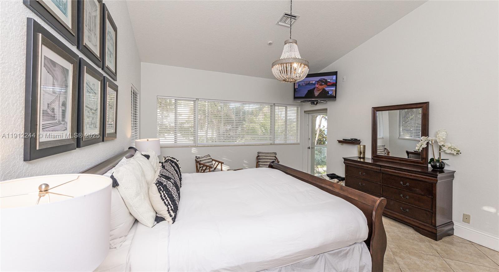 302 Balboa St Hollywood, FL 33019