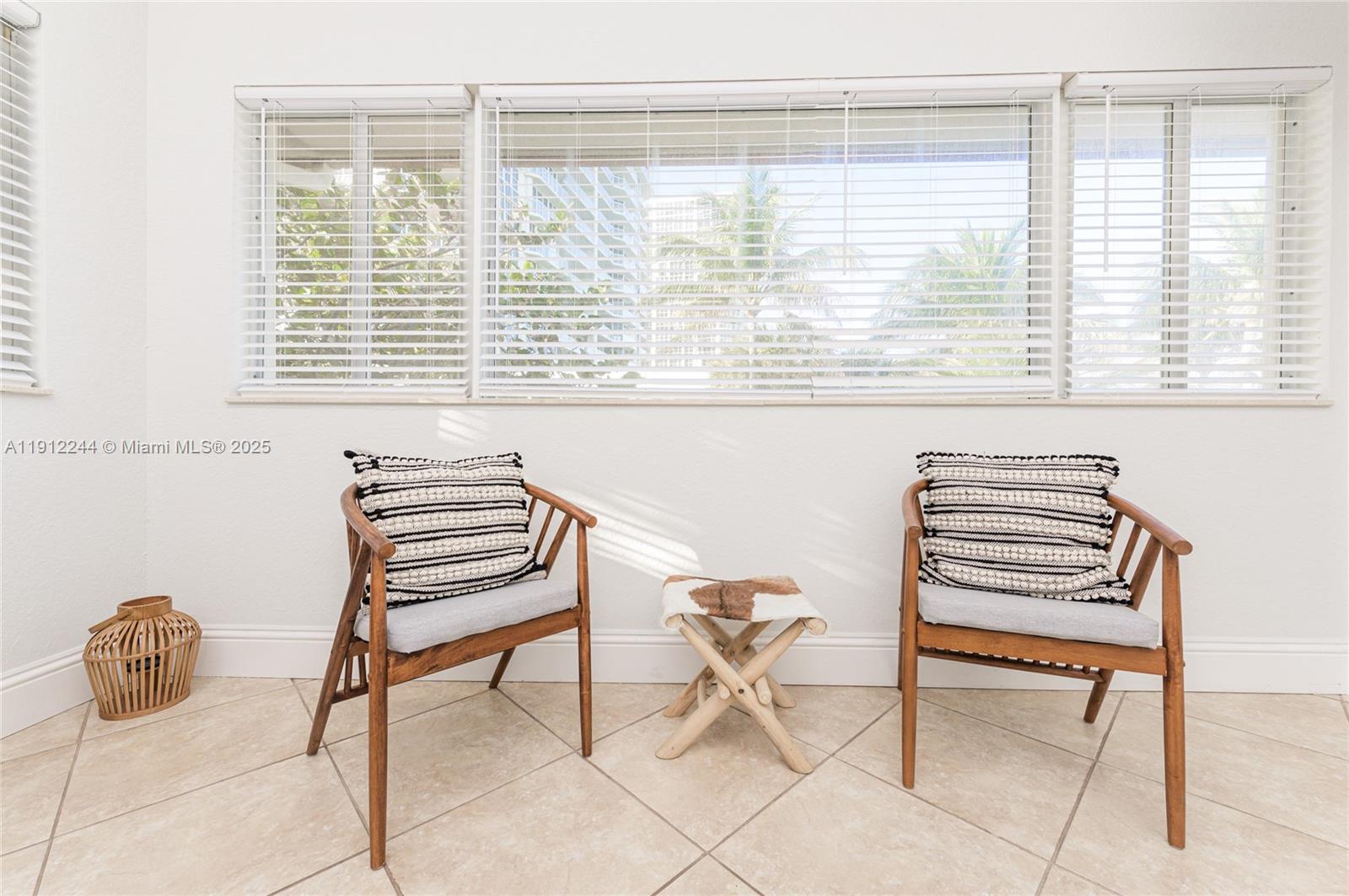 302 Balboa St Hollywood, FL 33019