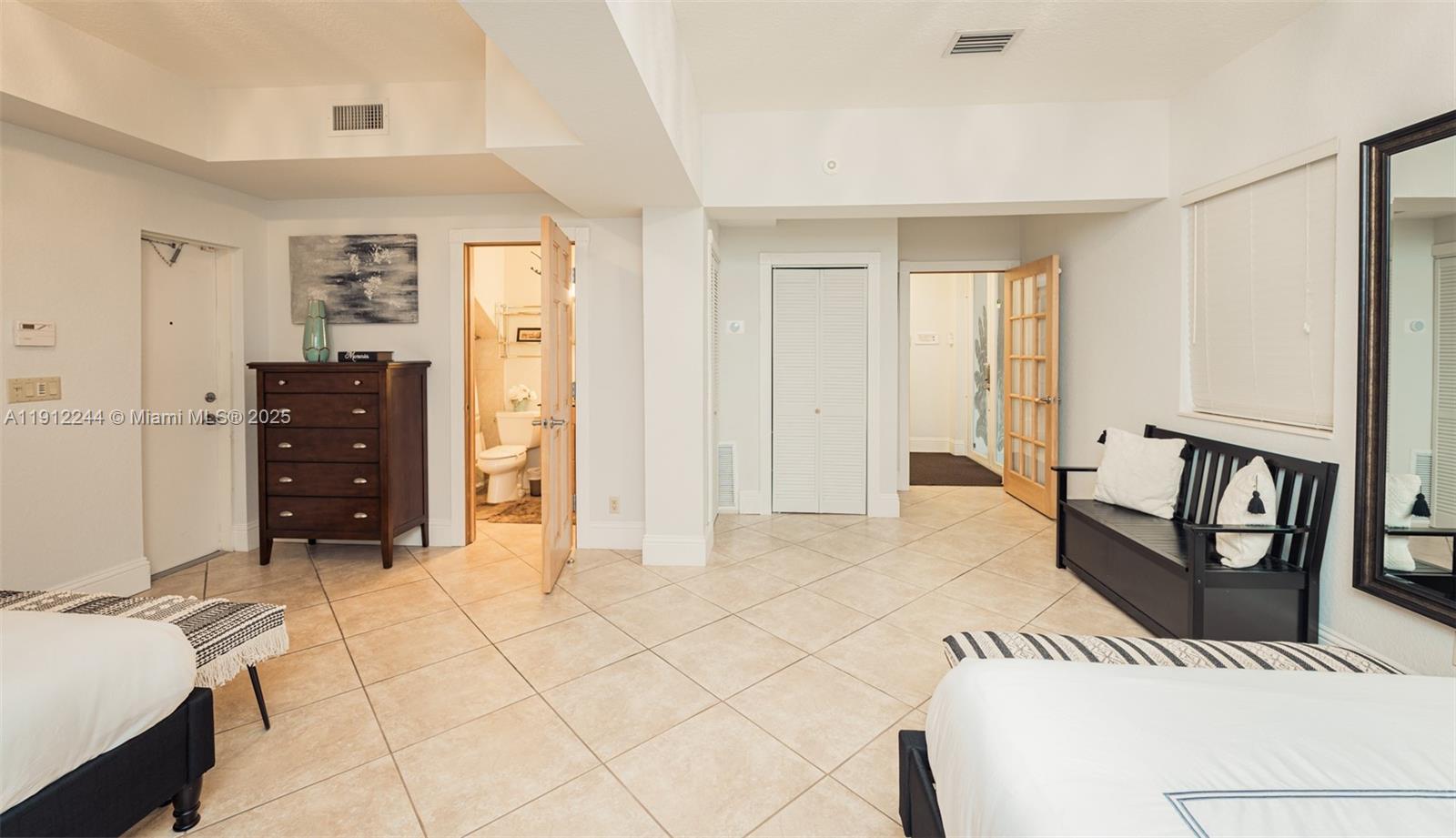 302 Balboa St Hollywood, FL 33019