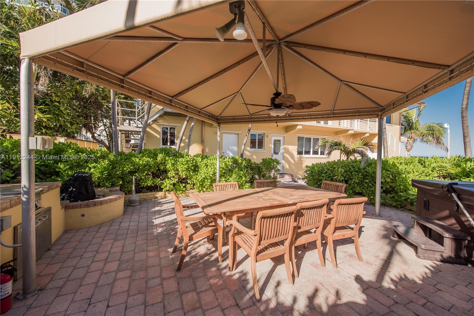 302 Balboa St Hollywood, FL 33019