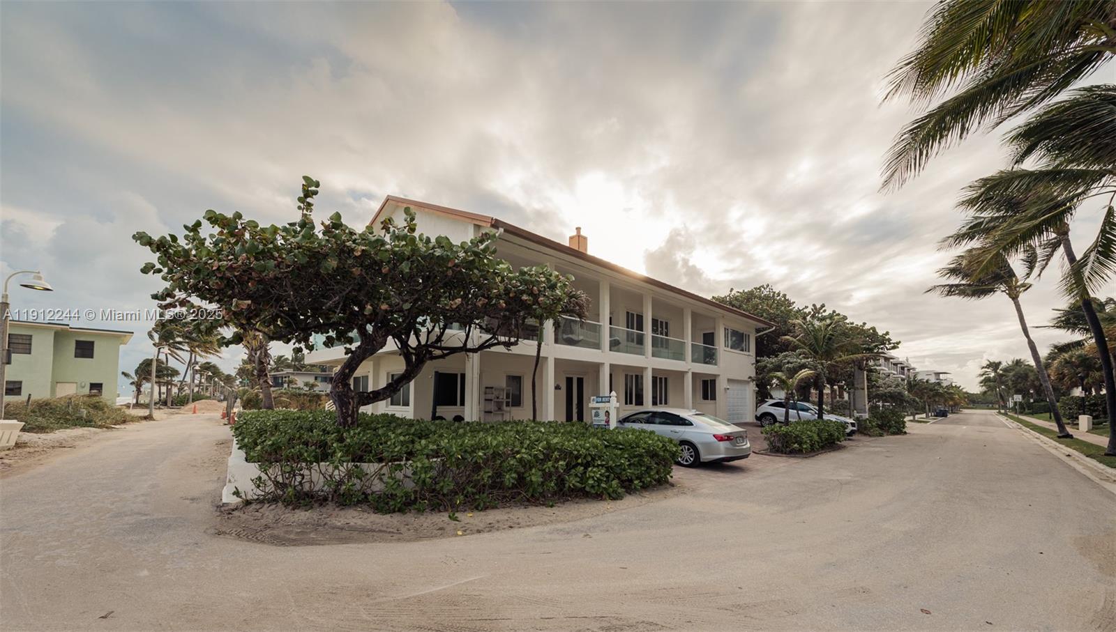 302 Balboa St Hollywood, FL 33019