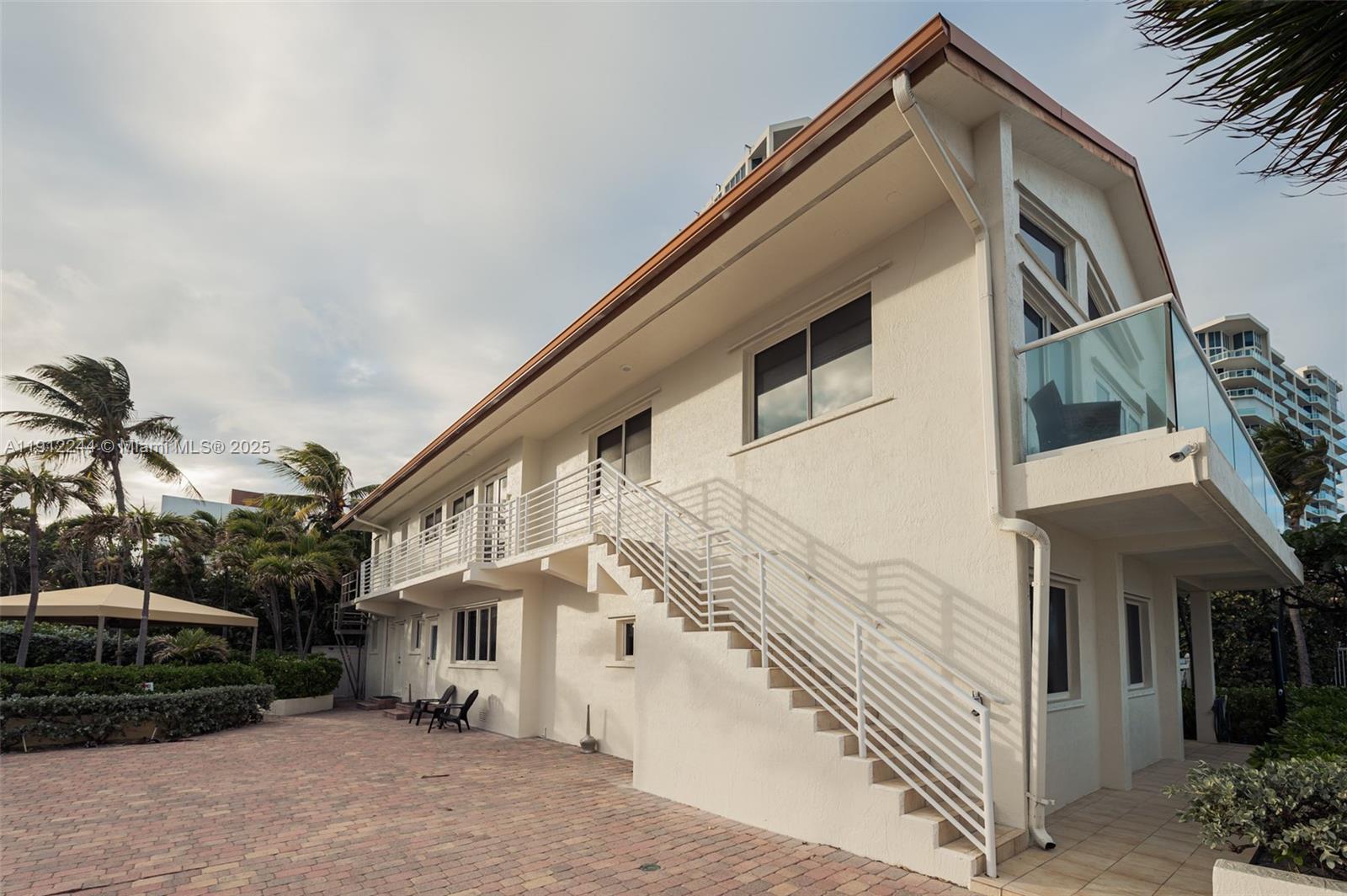 302 Balboa St Hollywood, FL 33019