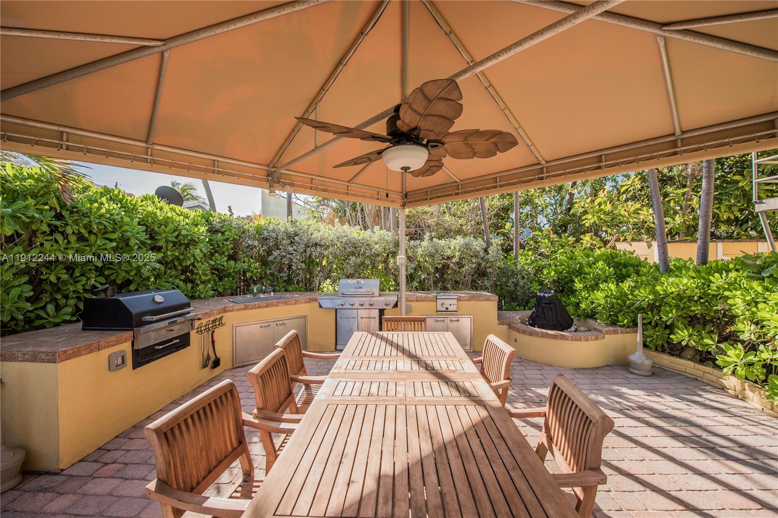 302 Balboa St Hollywood, FL 33019