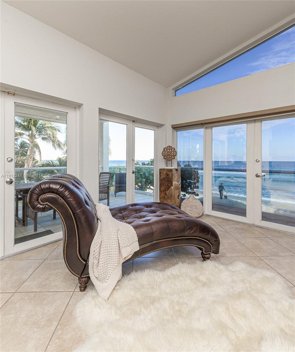 302 Balboa St Hollywood, FL 33019