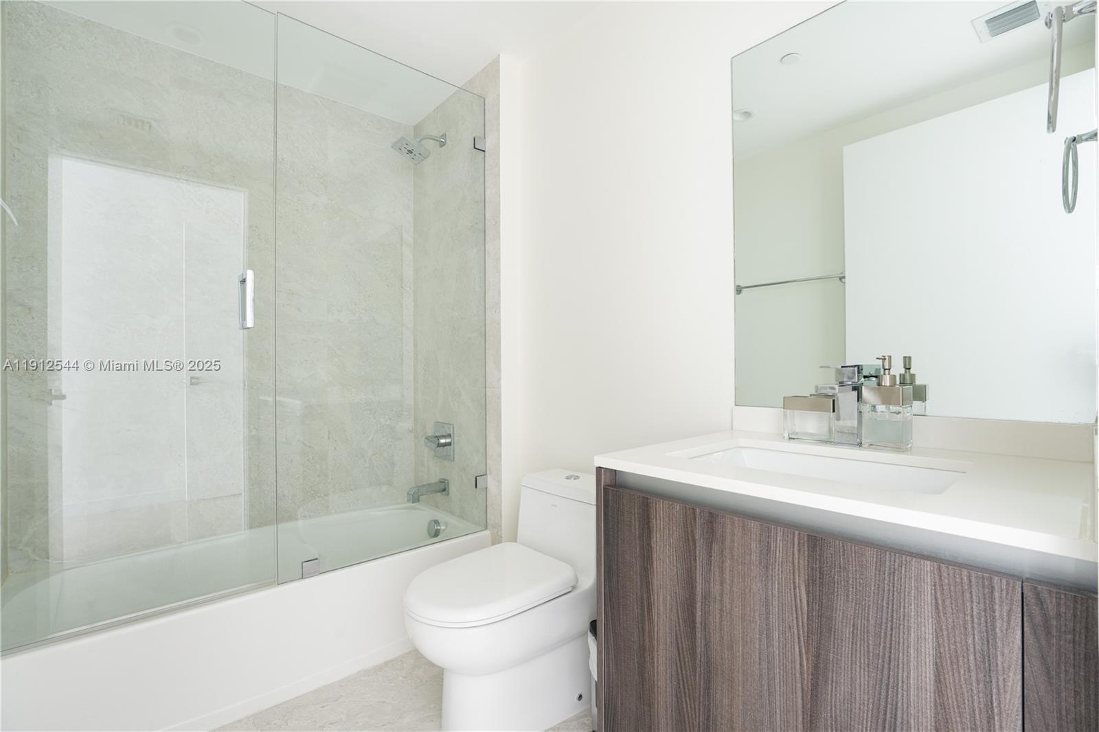 image Aria On The Bay Condo13