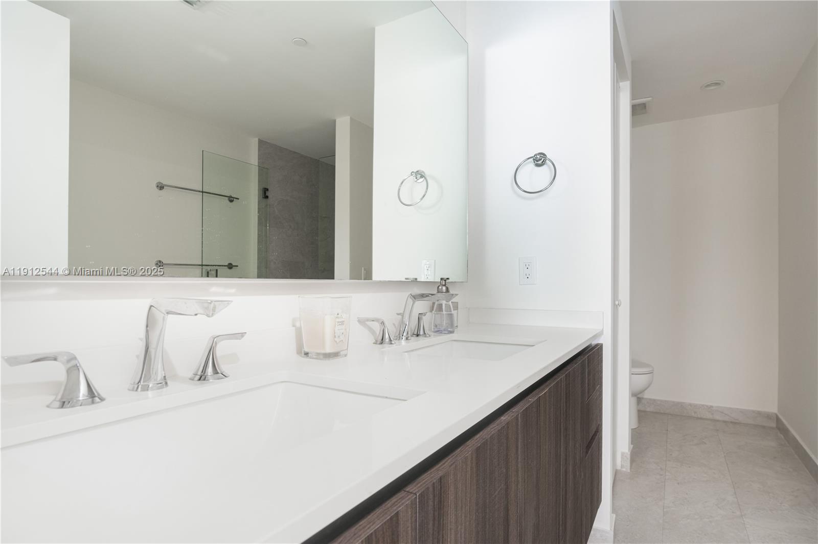 image Aria On The Bay Condo22