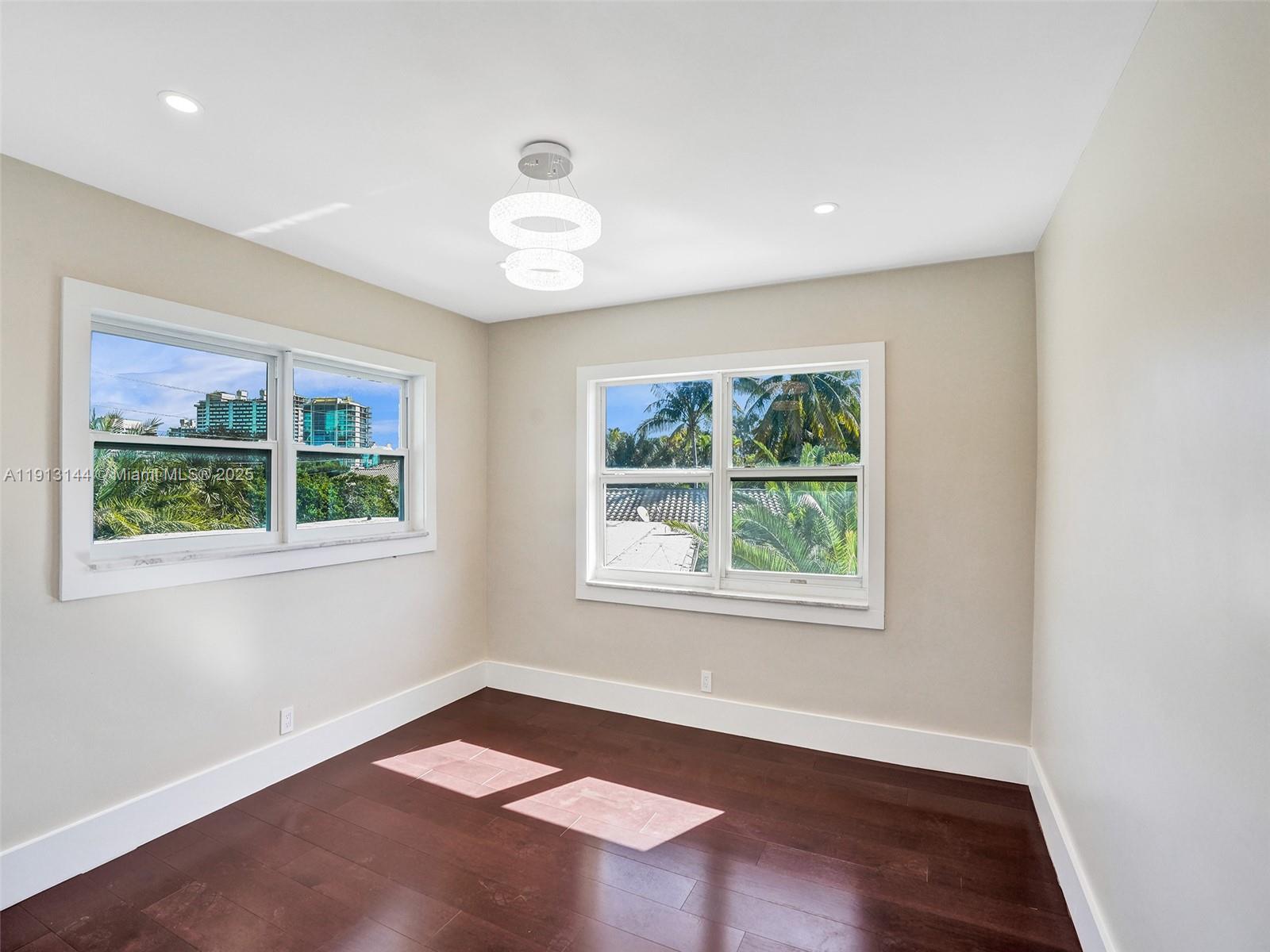 2421 NE 7th Pl Fort Lauderdale, FL 33304