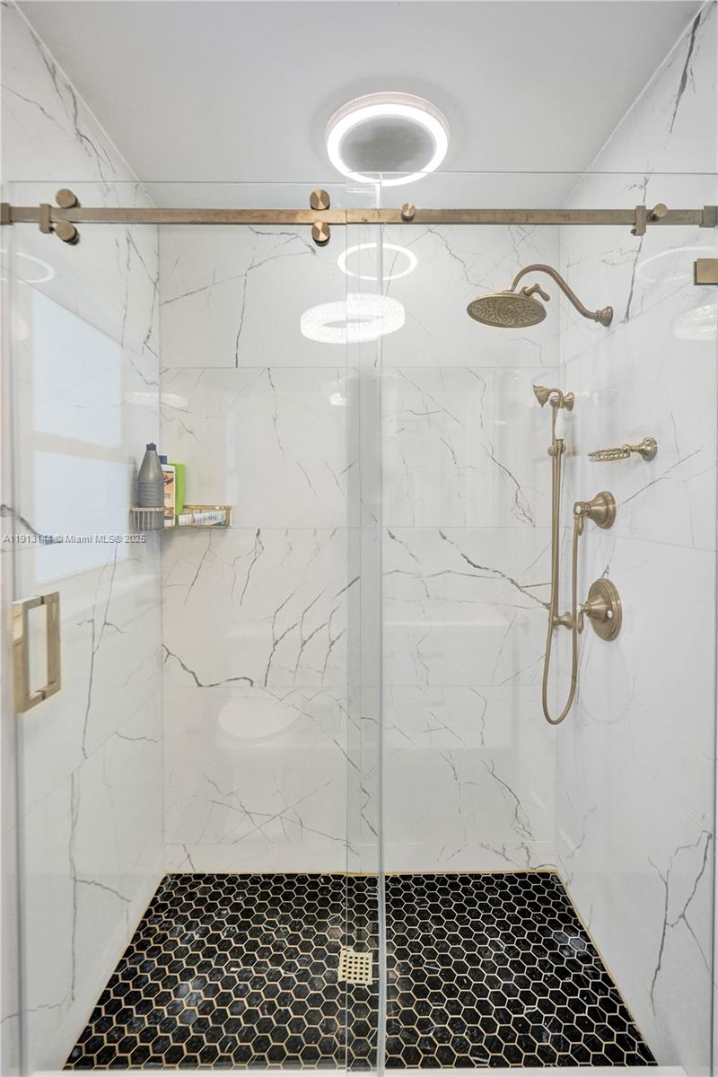 2421 NE 7th Pl Fort Lauderdale, FL 33304