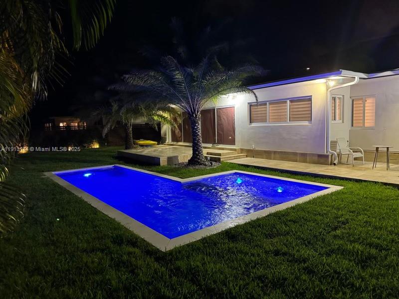 2421 NE 7th Pl Fort Lauderdale, FL 33304