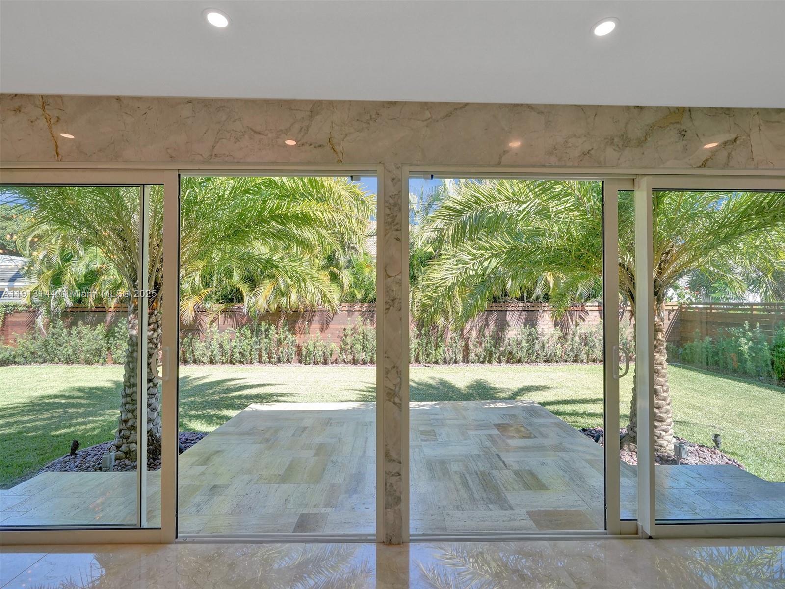 2421 NE 7th Pl Fort Lauderdale, FL 33304