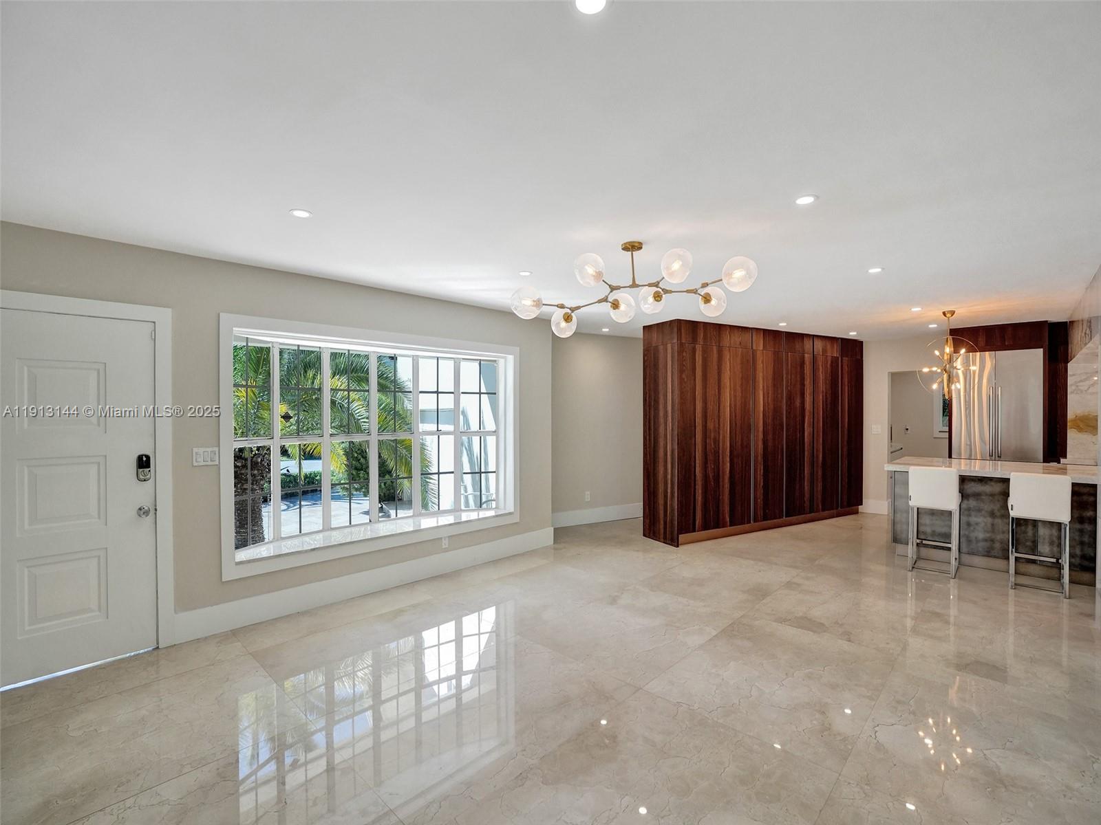 2421 NE 7th Pl Fort Lauderdale, FL 33304