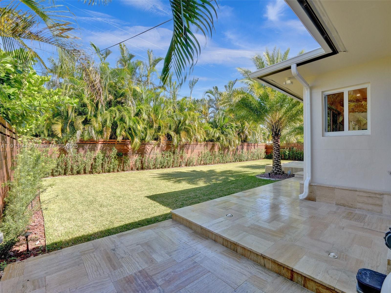 2421 NE 7th Pl Fort Lauderdale, FL 33304