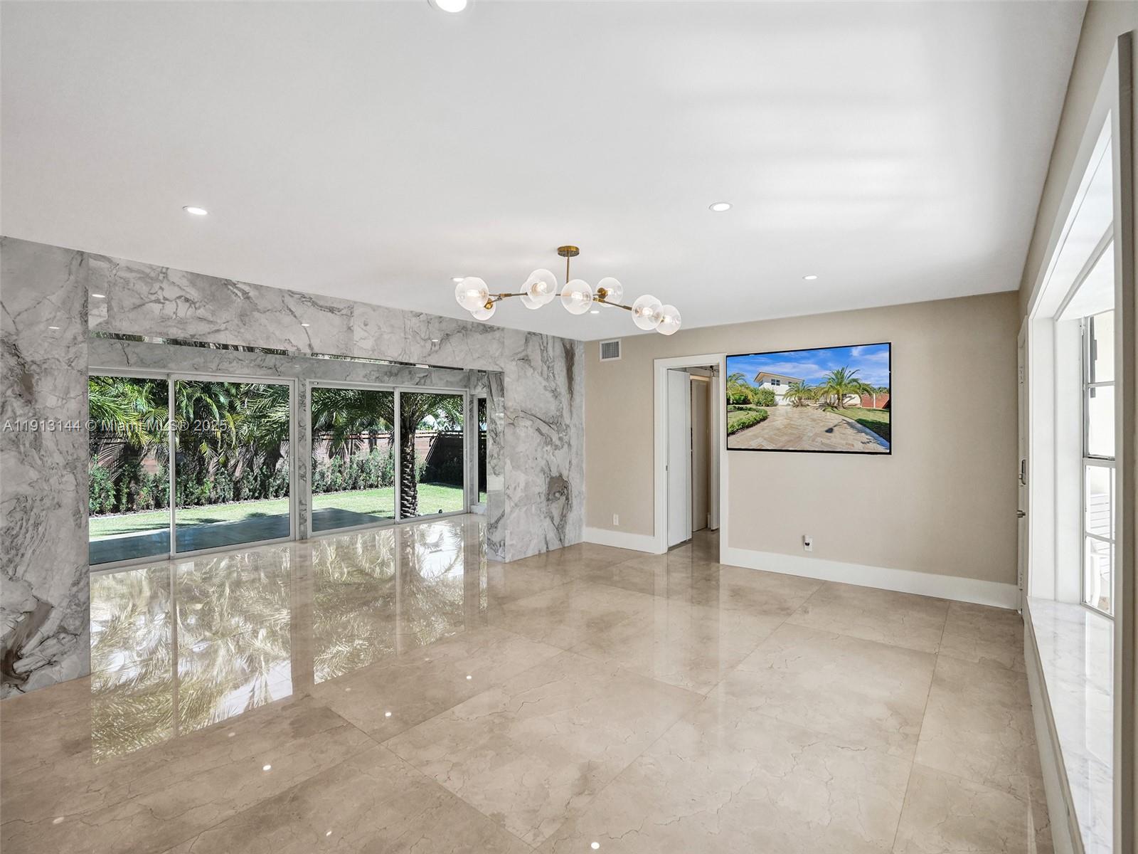 2421 NE 7th Pl Fort Lauderdale, FL 33304