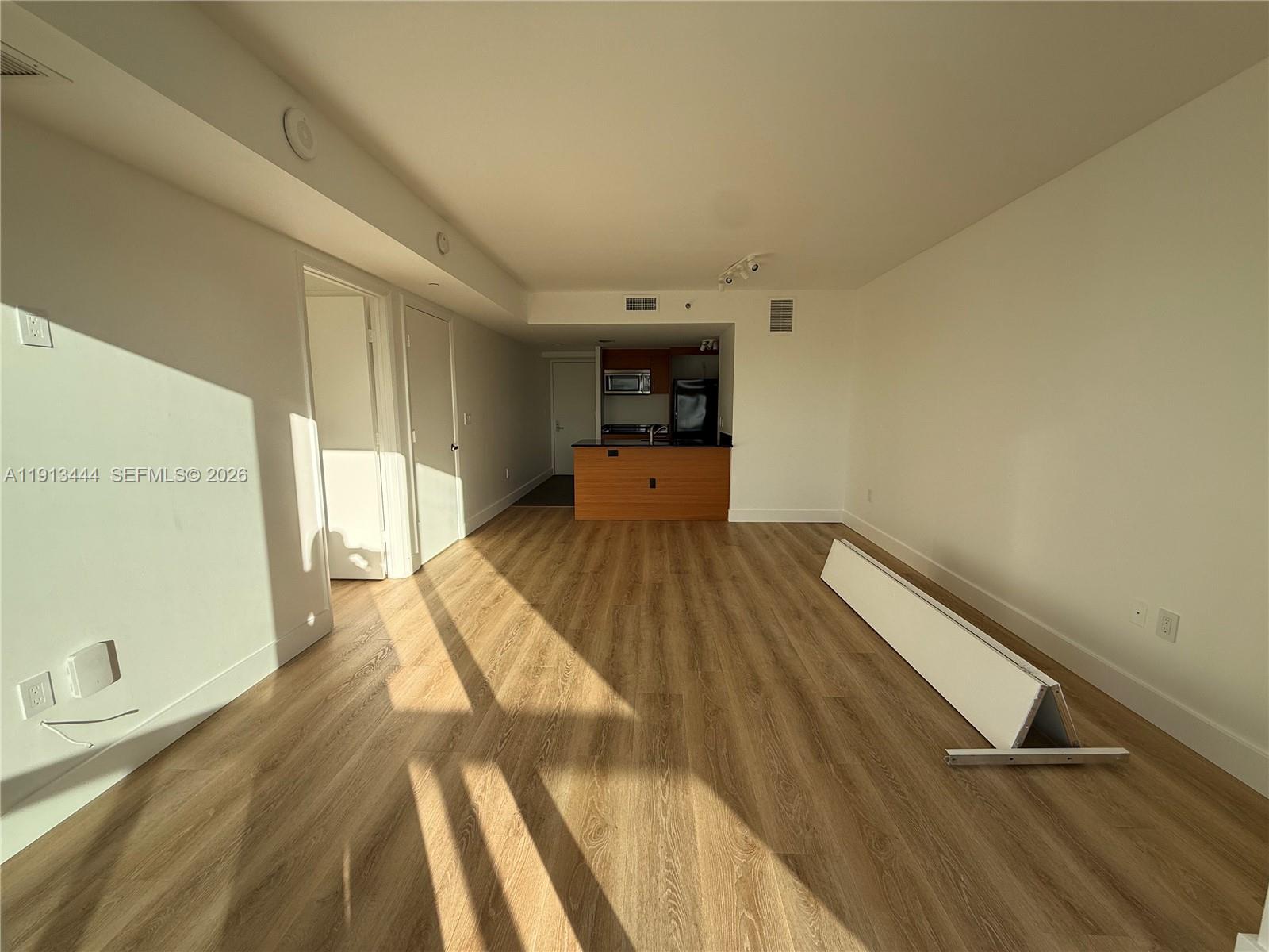 image 50 Biscayne Condo8